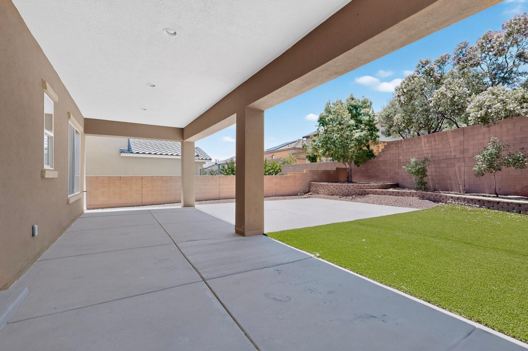 45 E Vista Hermosa Place NE