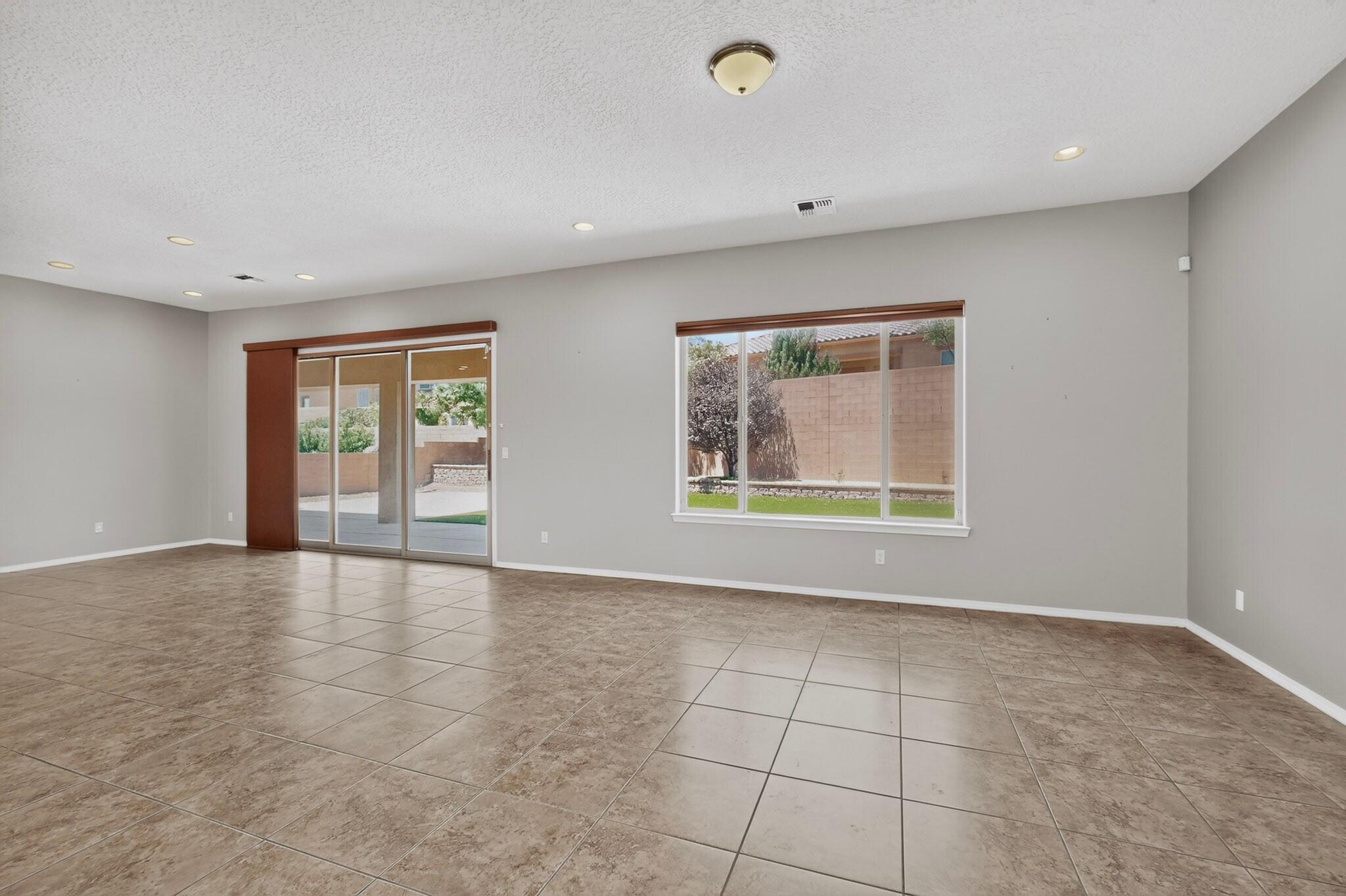 45 E Vista Hermosa Place NE