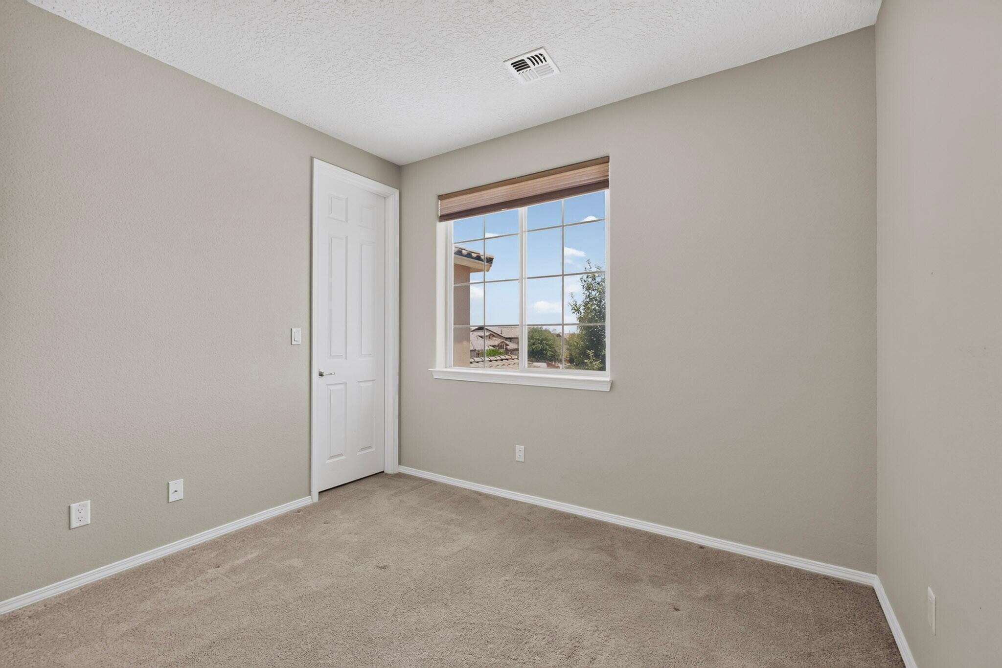 45 E Vista Hermosa Place NE