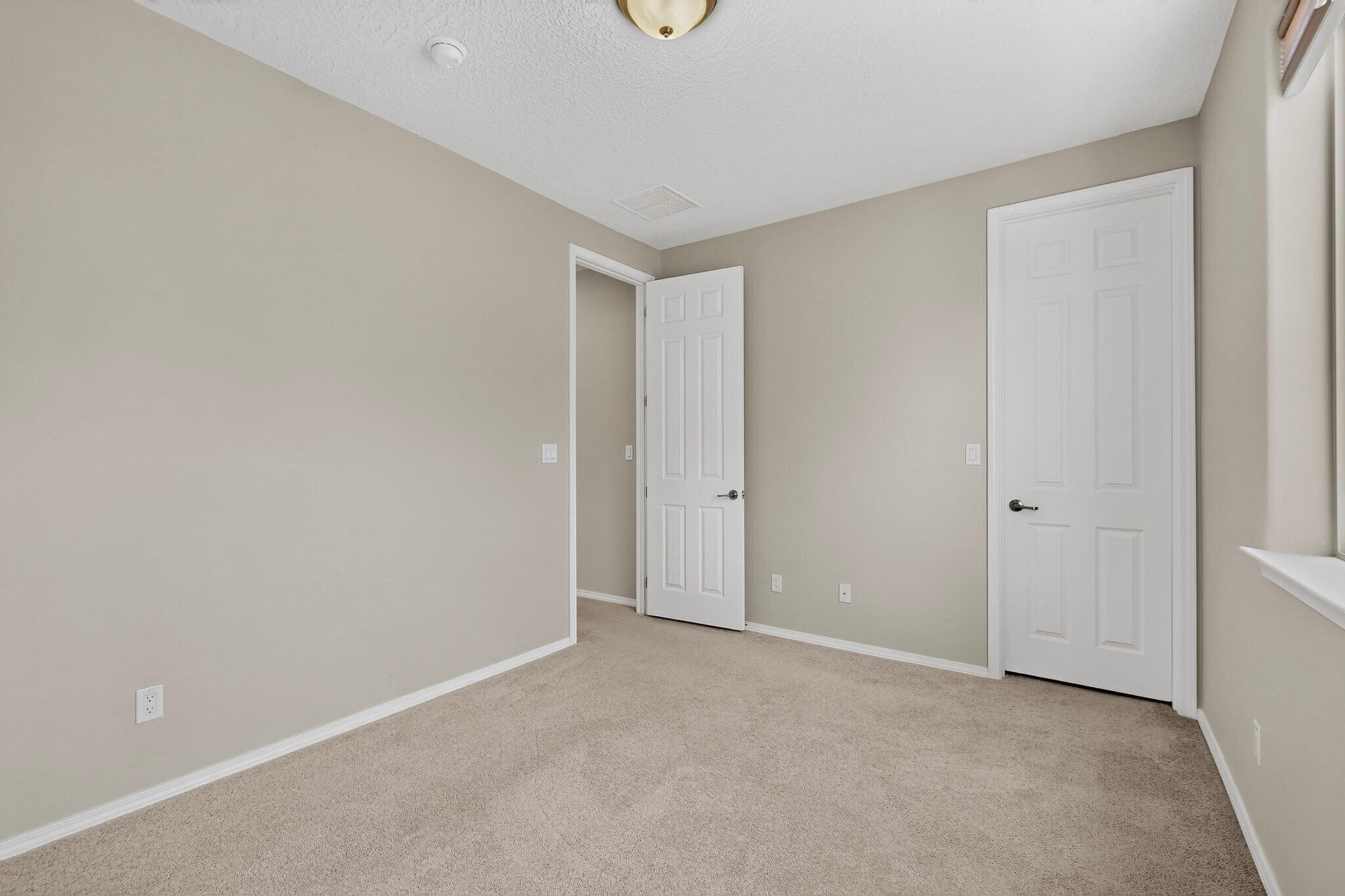 45 E Vista Hermosa Place NE
