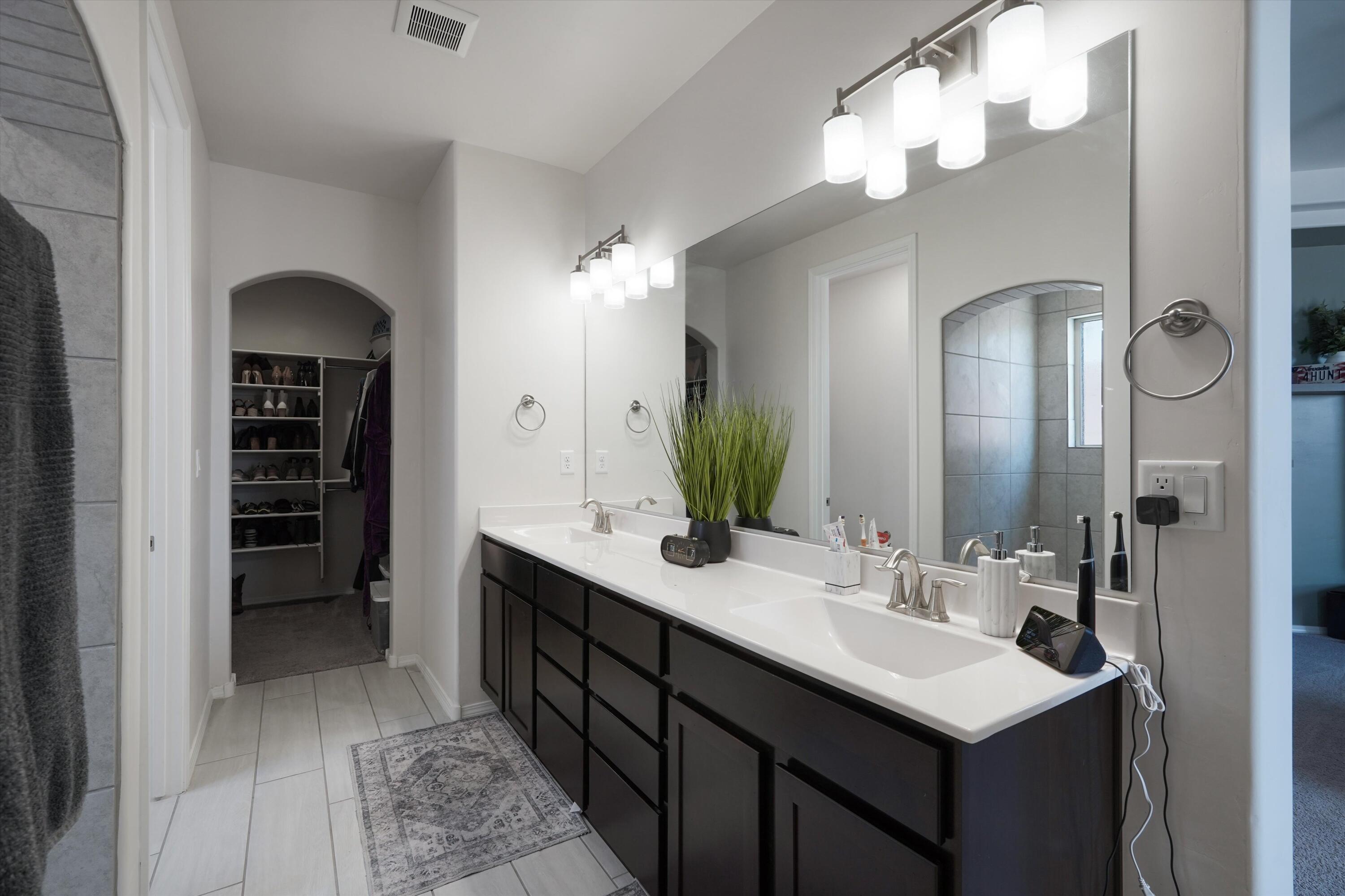 1725 Tierra Del Norte Loop NE
