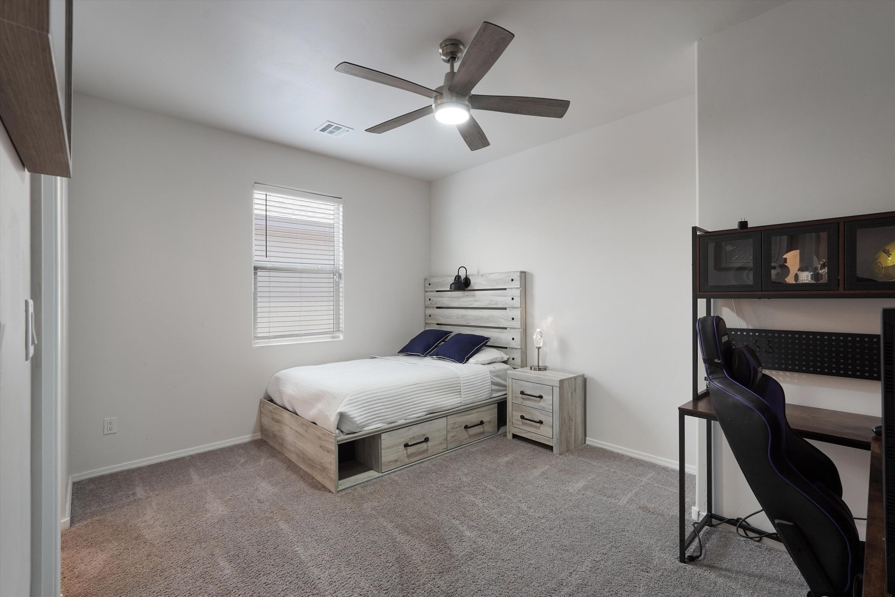 1725 Tierra Del Norte Loop NE