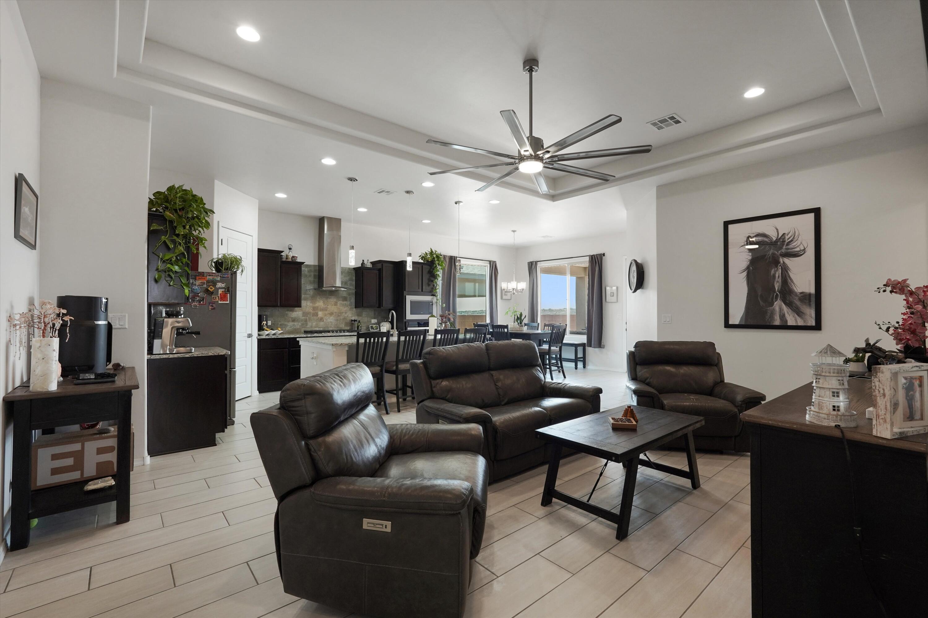 1725 Tierra Del Norte Loop NE
