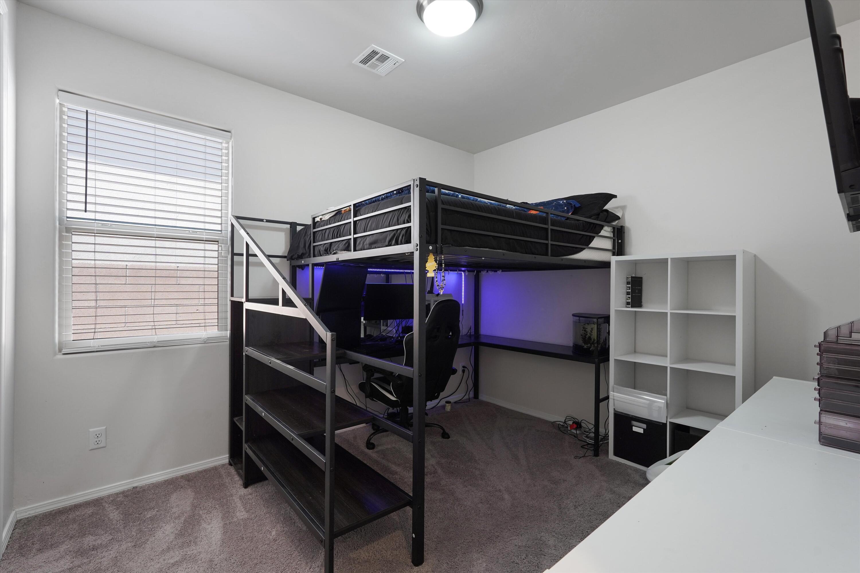 1725 Tierra Del Norte Loop NE