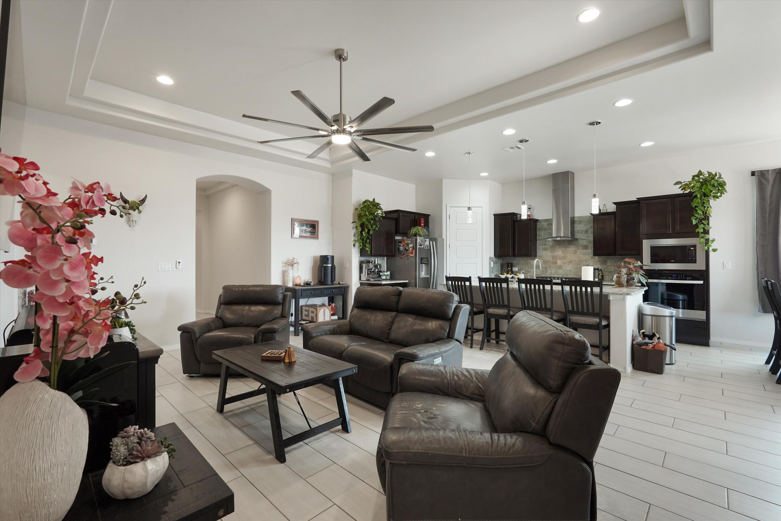 1725 Tierra Del Norte Loop NE