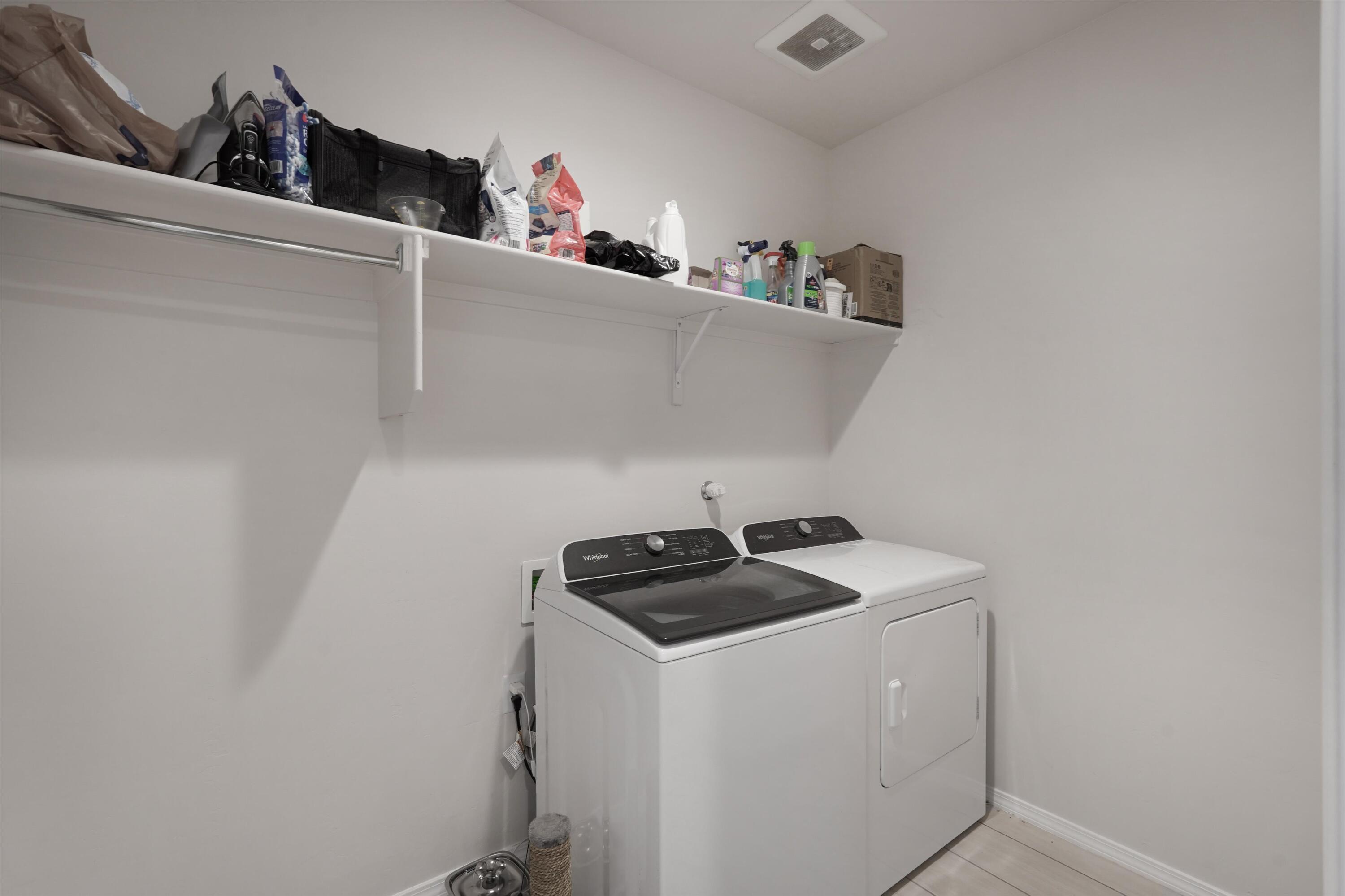 1725 Tierra Del Norte Loop NE