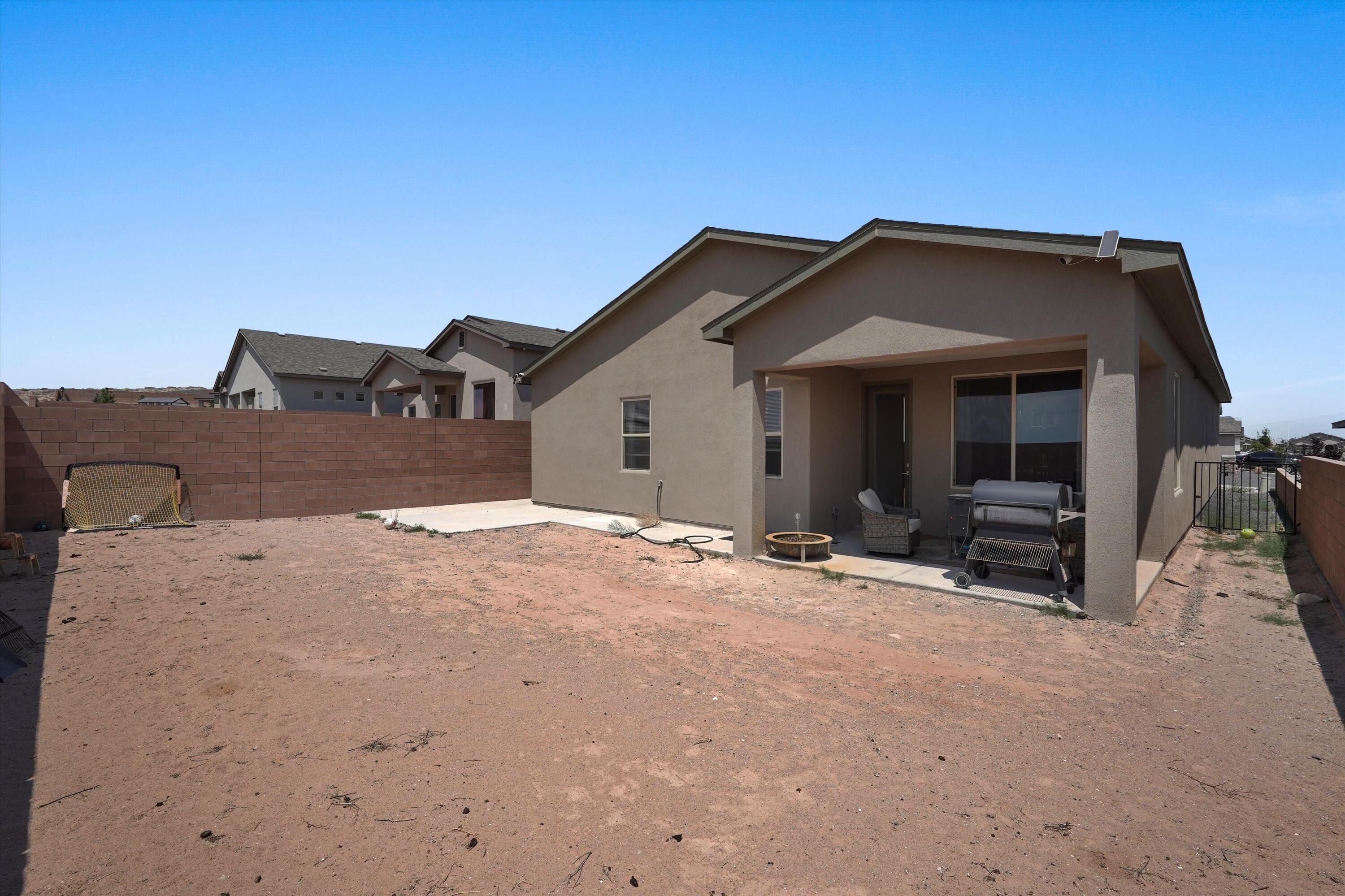 1725 Tierra Del Norte Loop NE