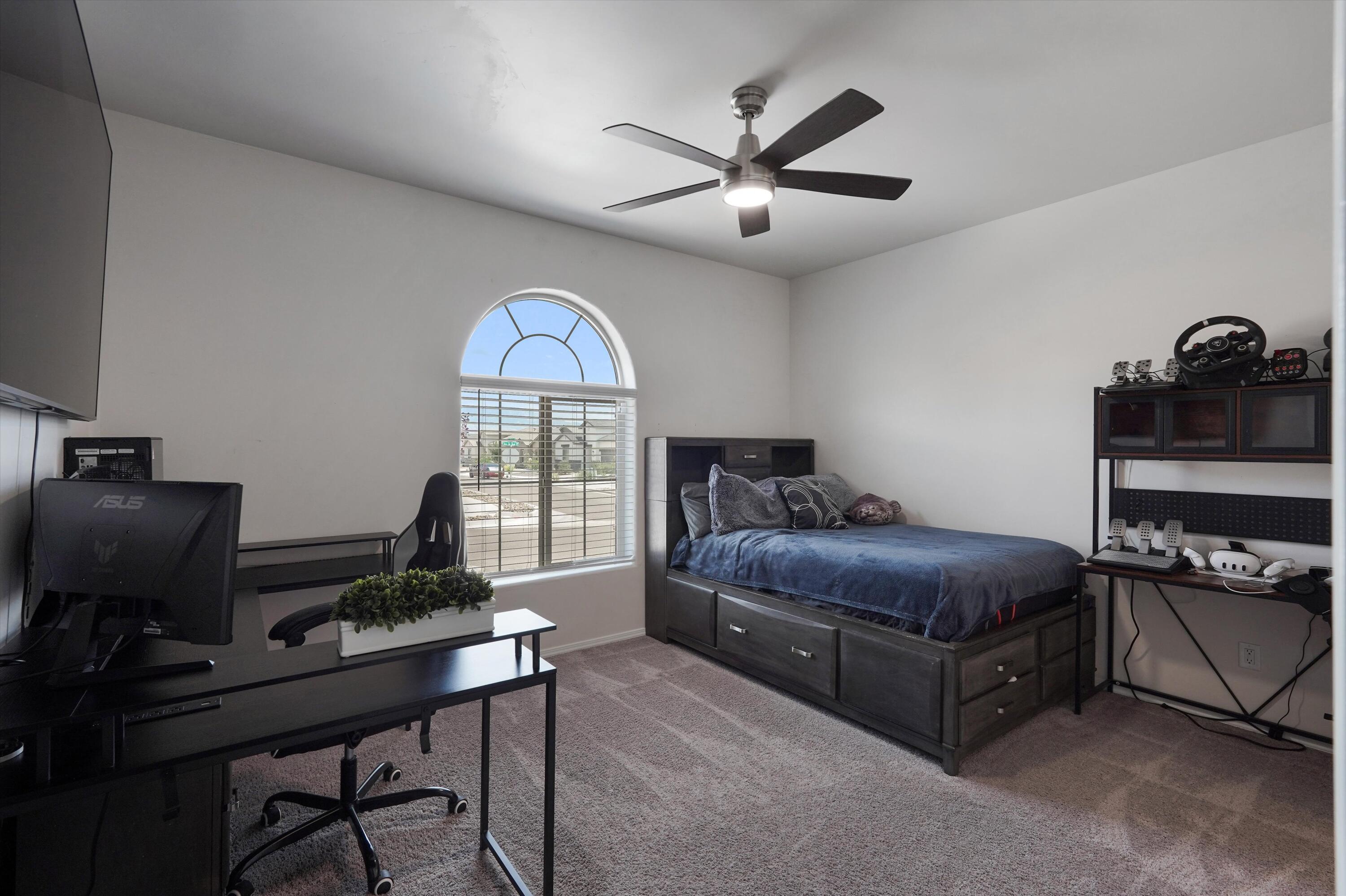 1725 Tierra Del Norte Loop NE