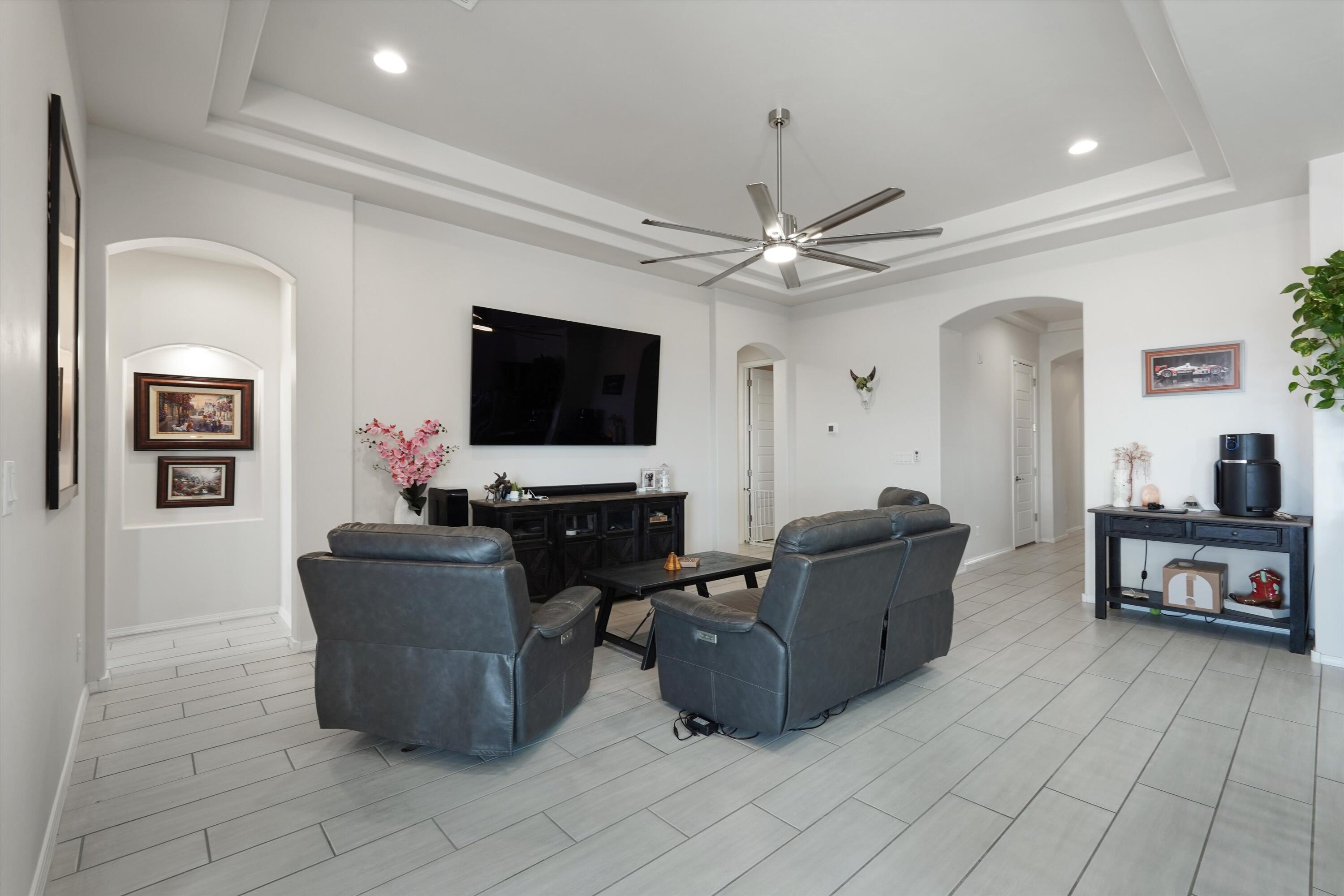 1725 Tierra Del Norte Loop NE