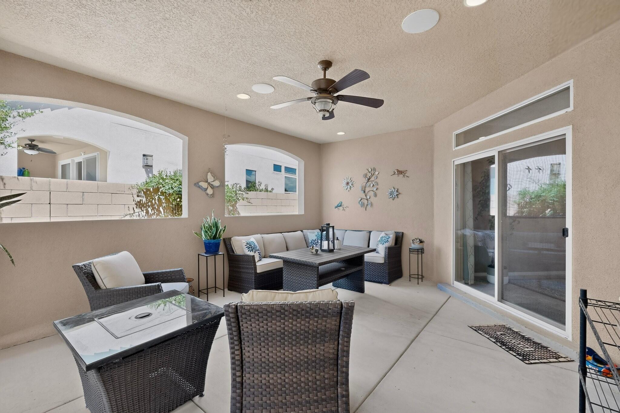 1623 Vista De Colinas Drive SE