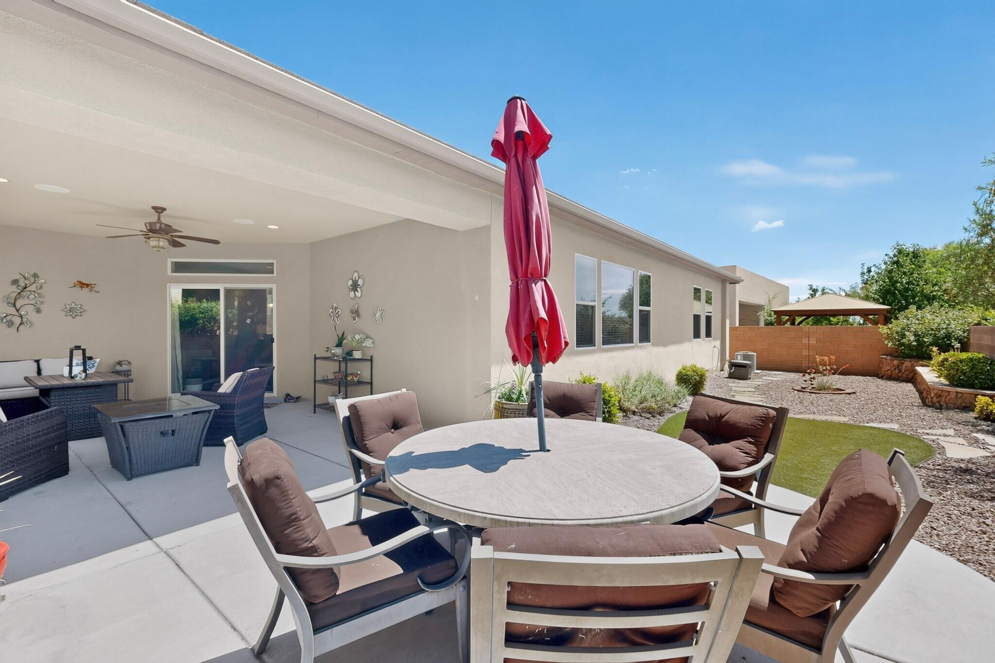 1623 Vista De Colinas Drive SE