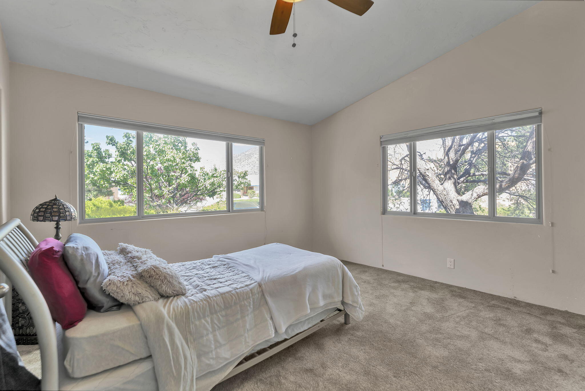 1805 Valdez Drive NE