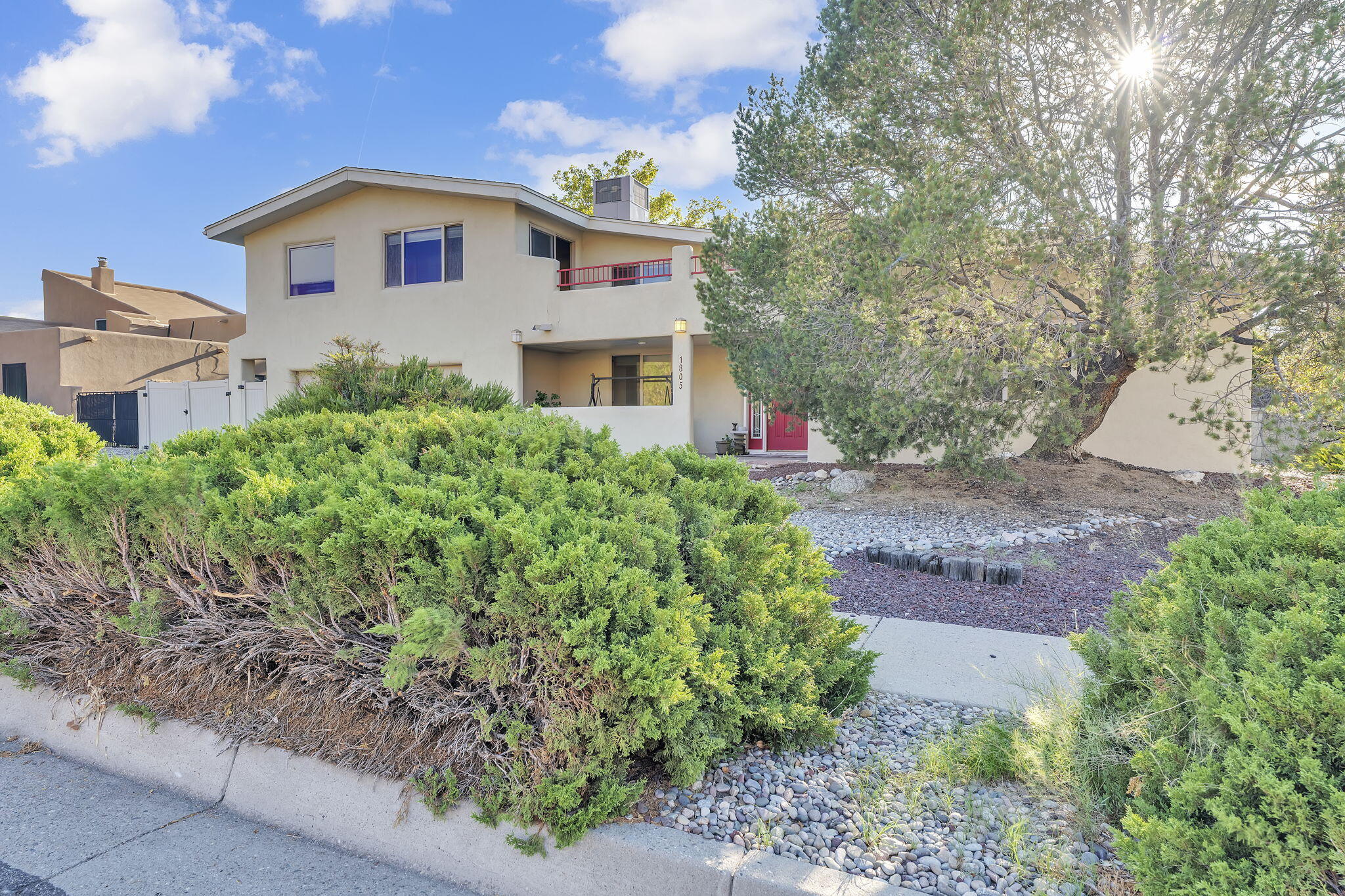 1805 Valdez Drive NE