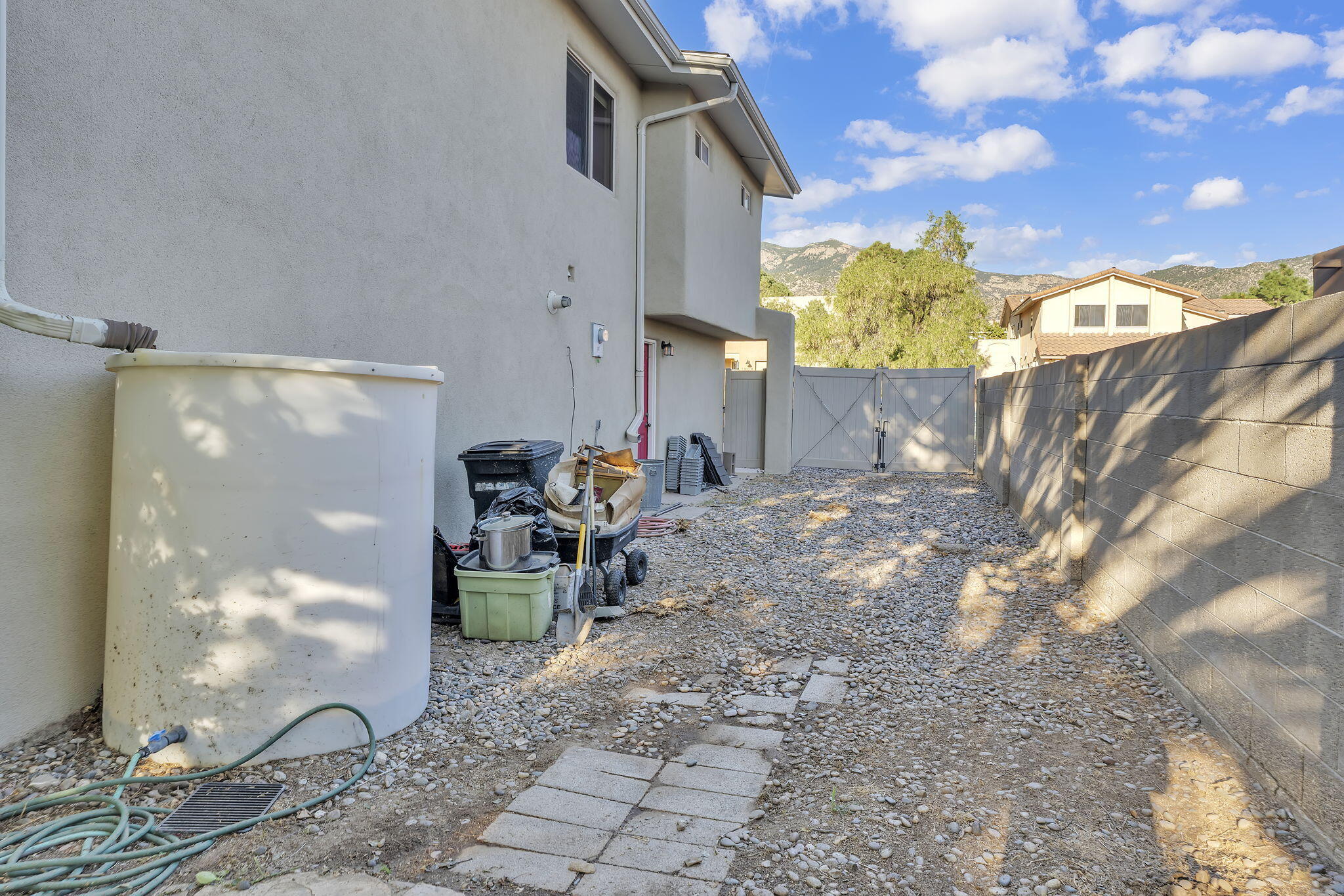 1805 Valdez Drive NE