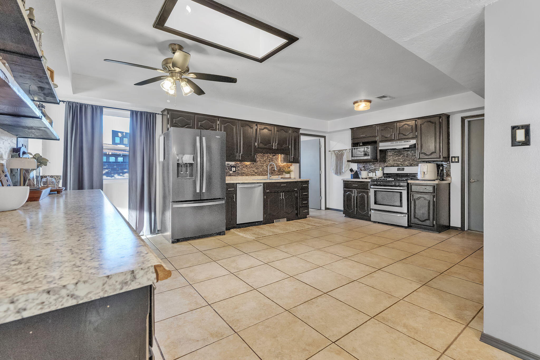 981 Hillside Court SW