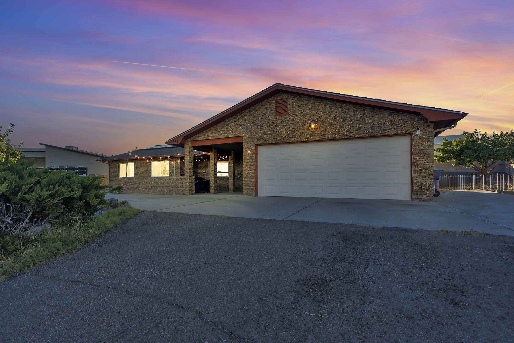 981 Hillside Court SW