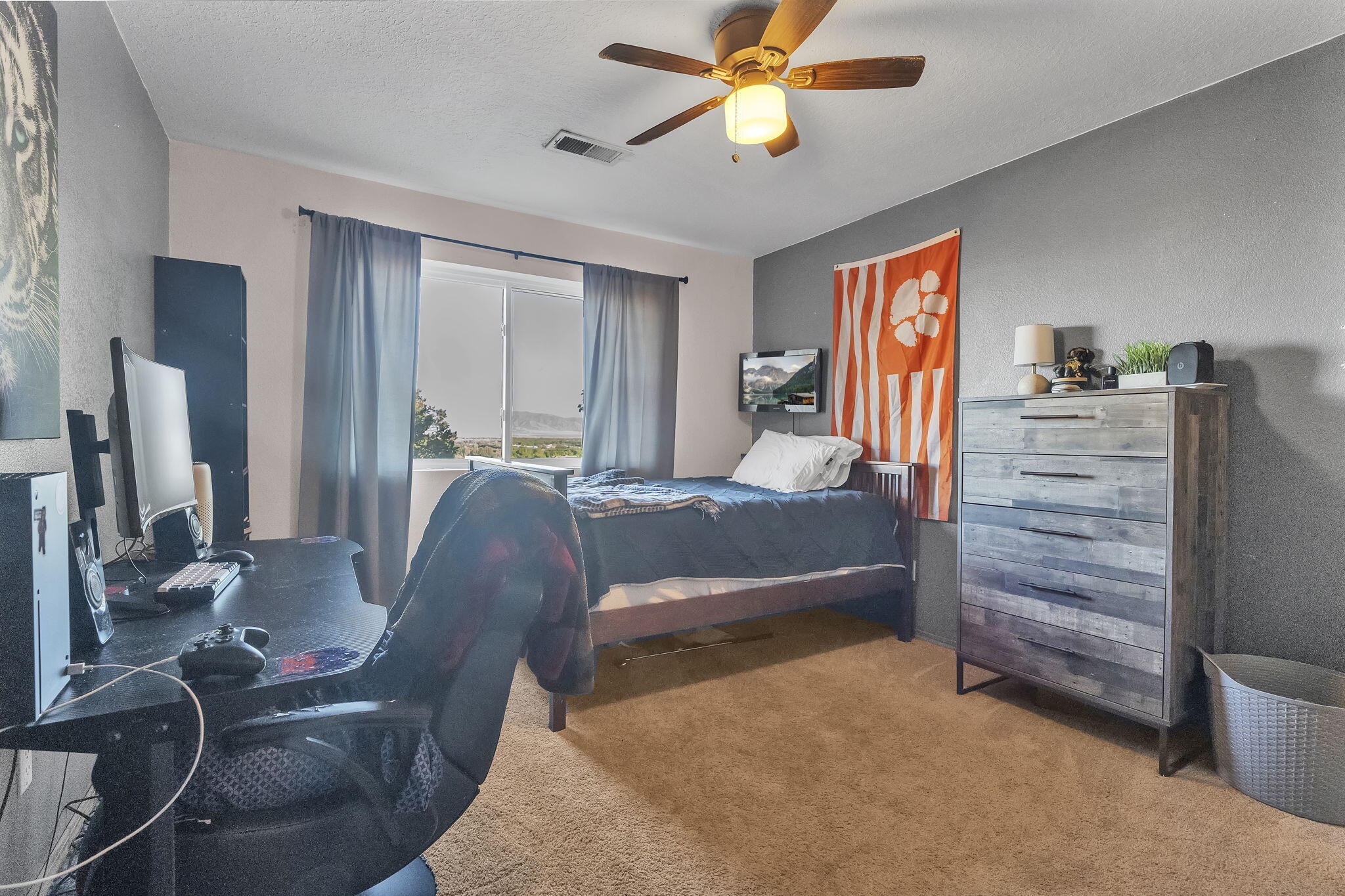 981 Hillside Court SW