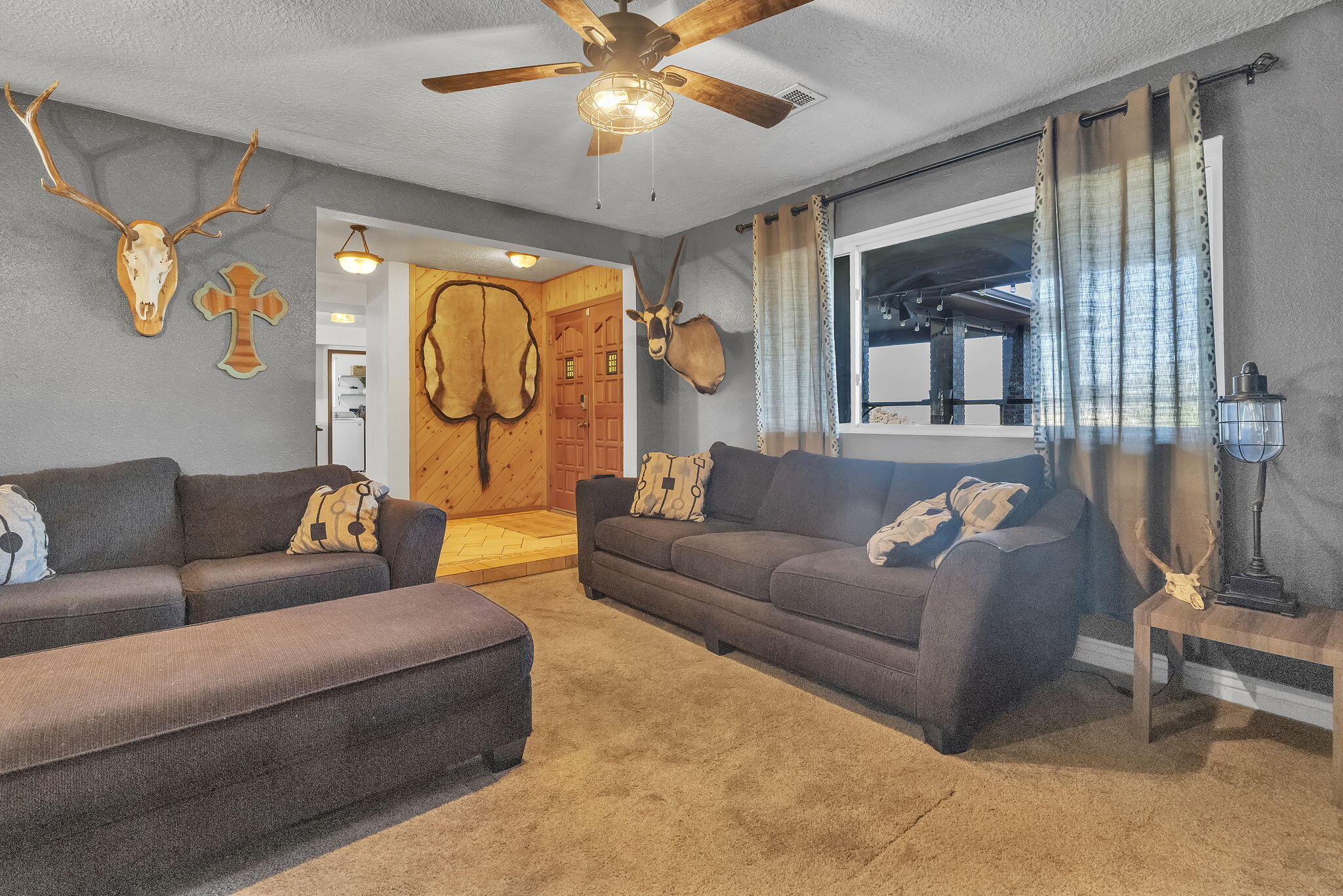 981 Hillside Court SW