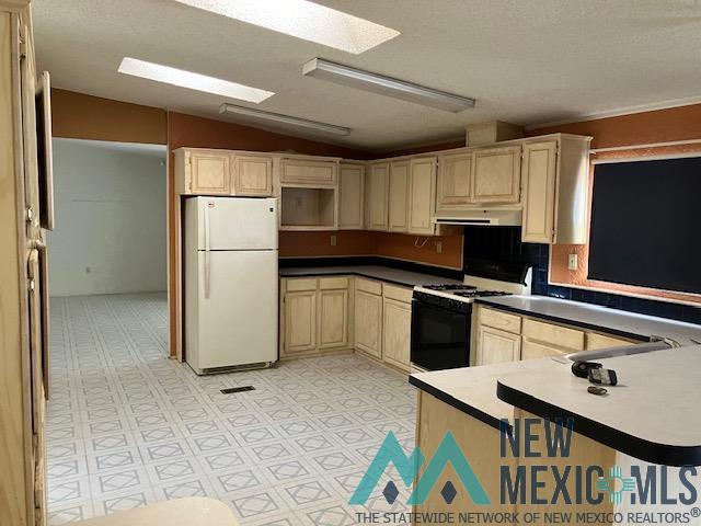 4 Romeroville Frontage Road Road