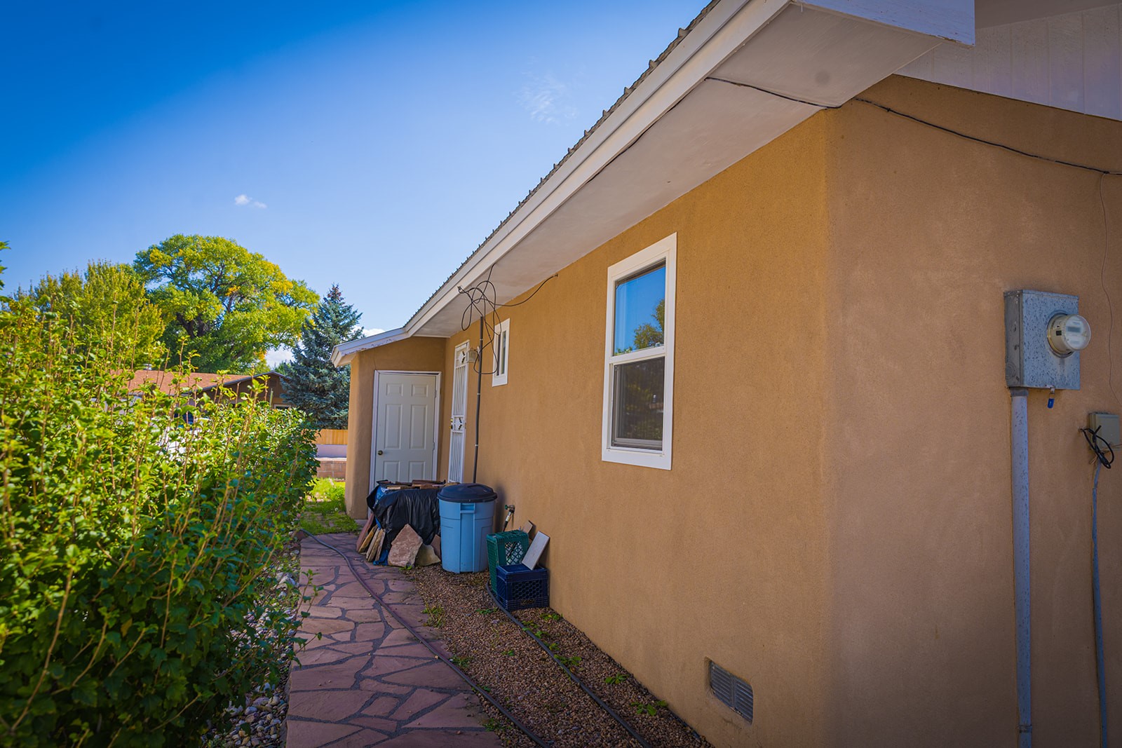 932 East Pueblo Drive