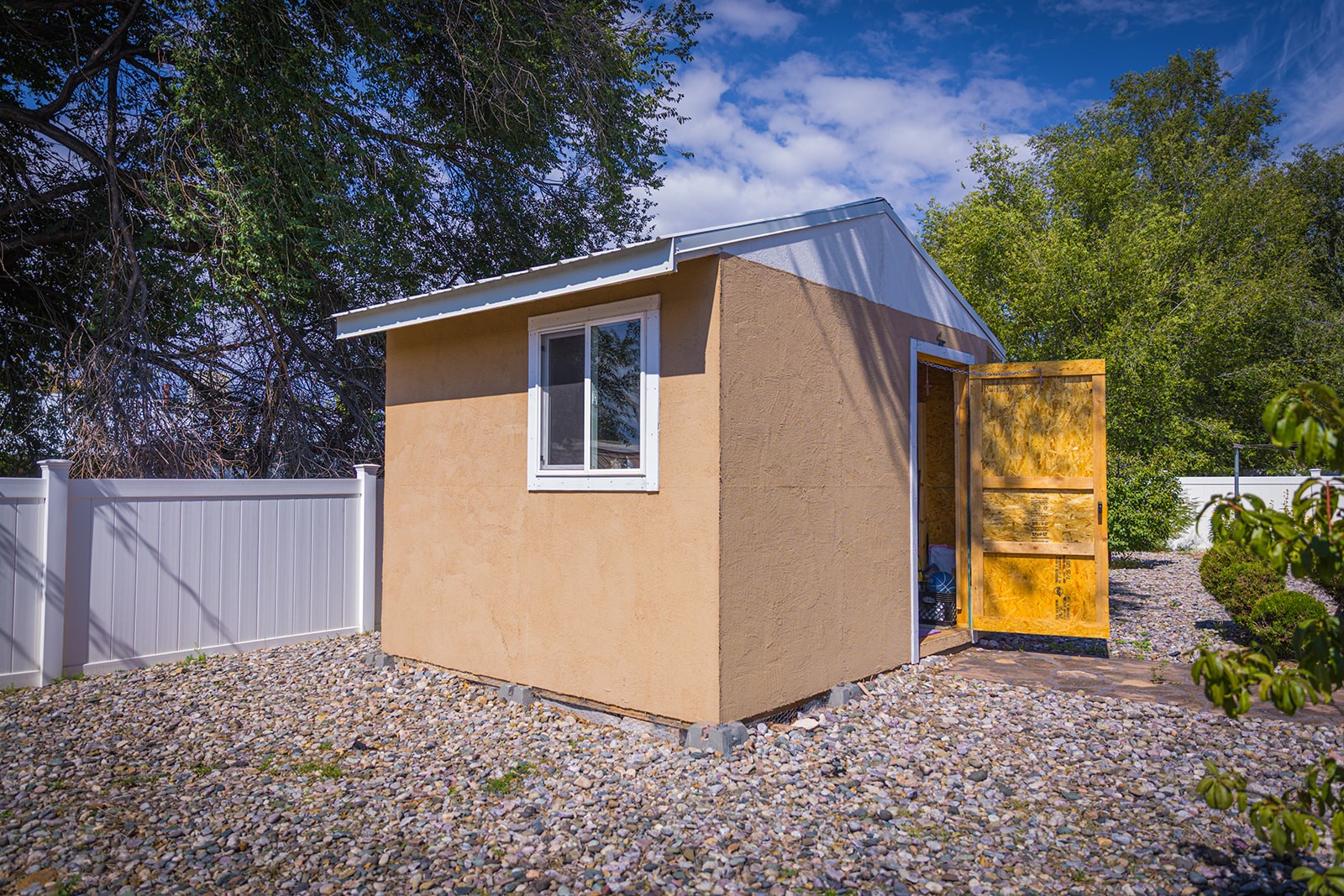 932 East Pueblo Drive