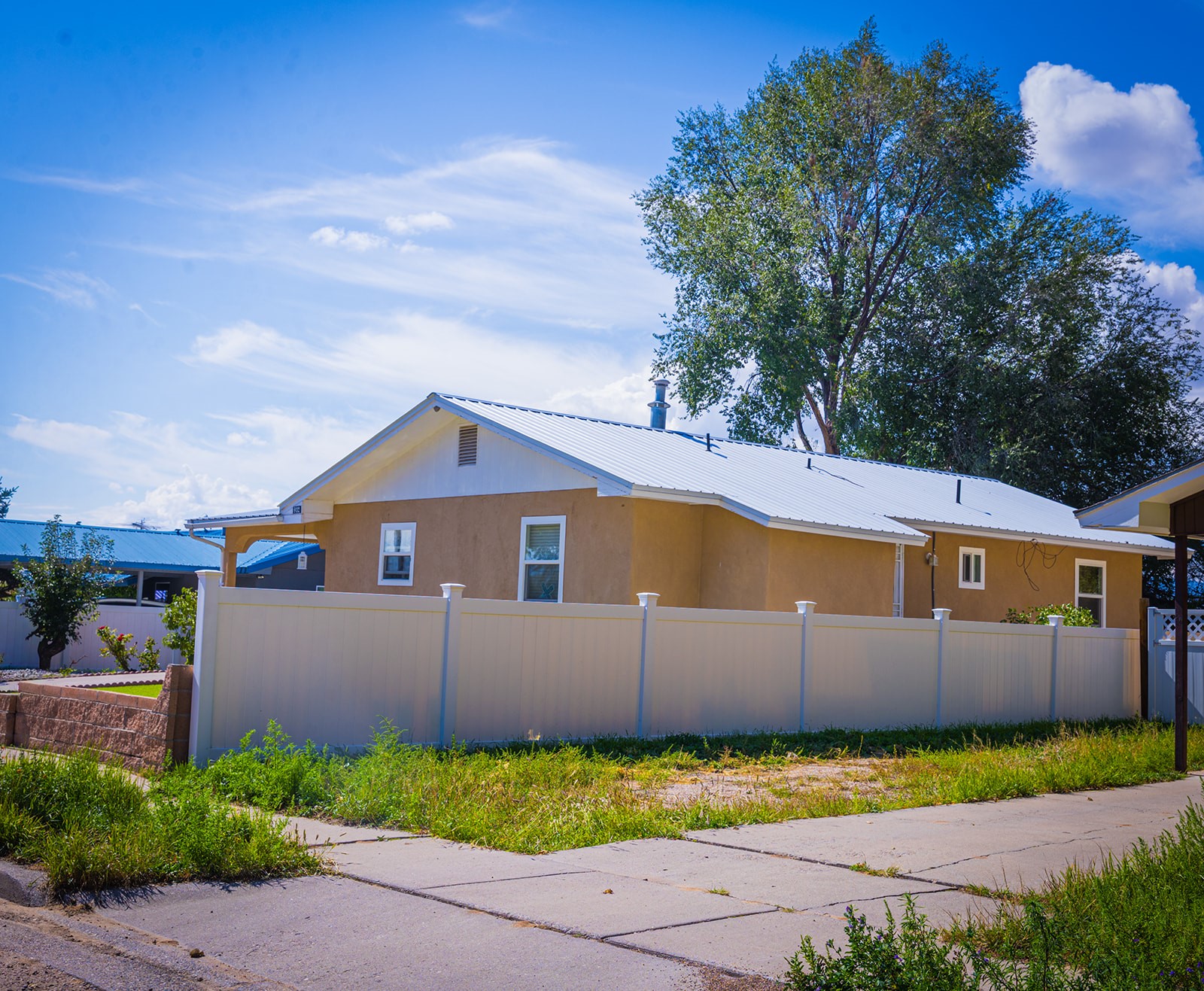 932 East Pueblo Drive