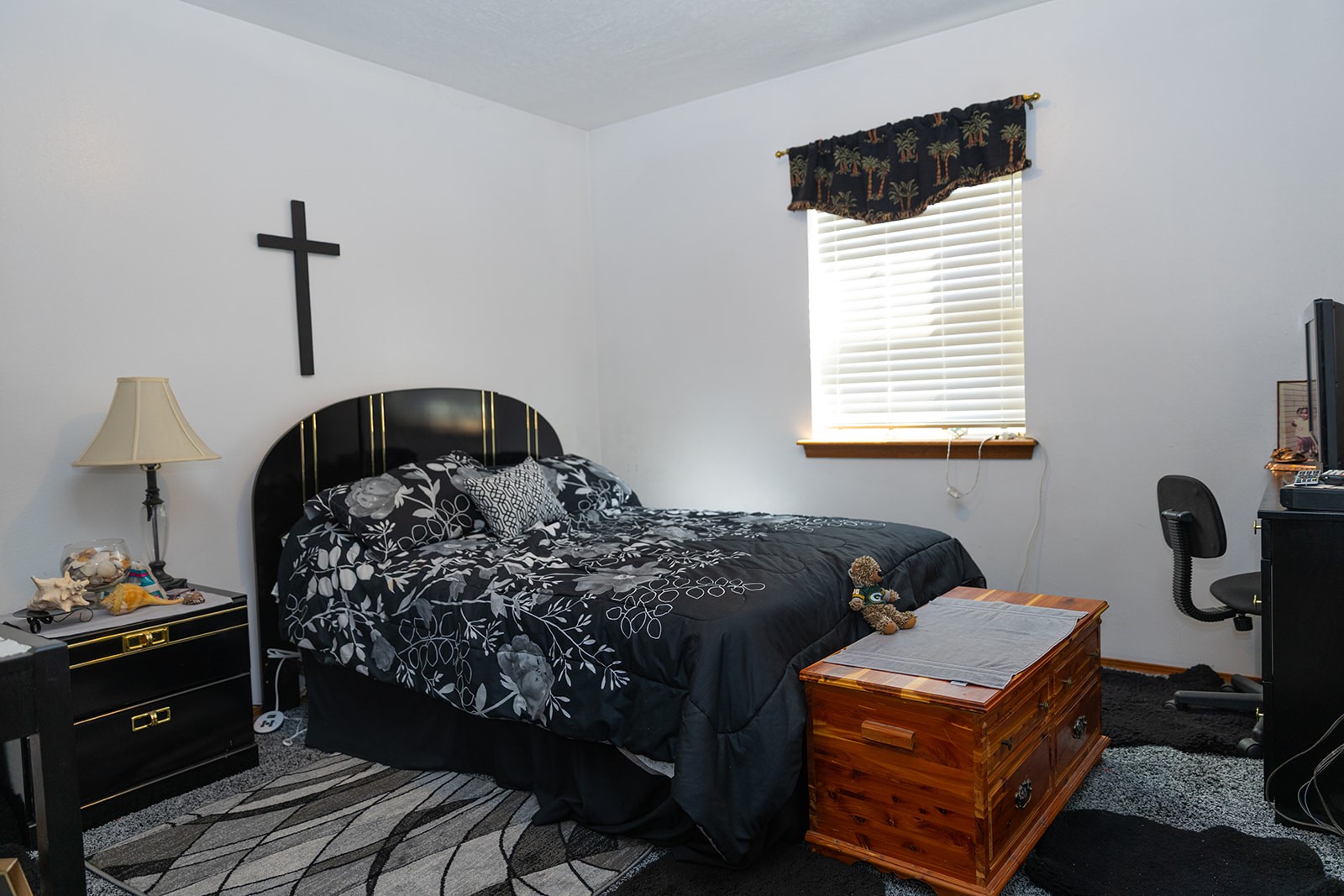 932 East Pueblo Drive