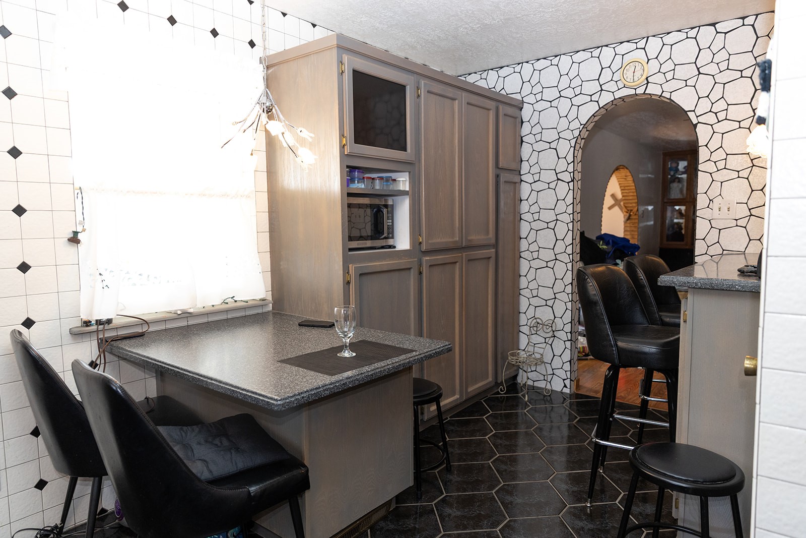 932 East Pueblo Drive