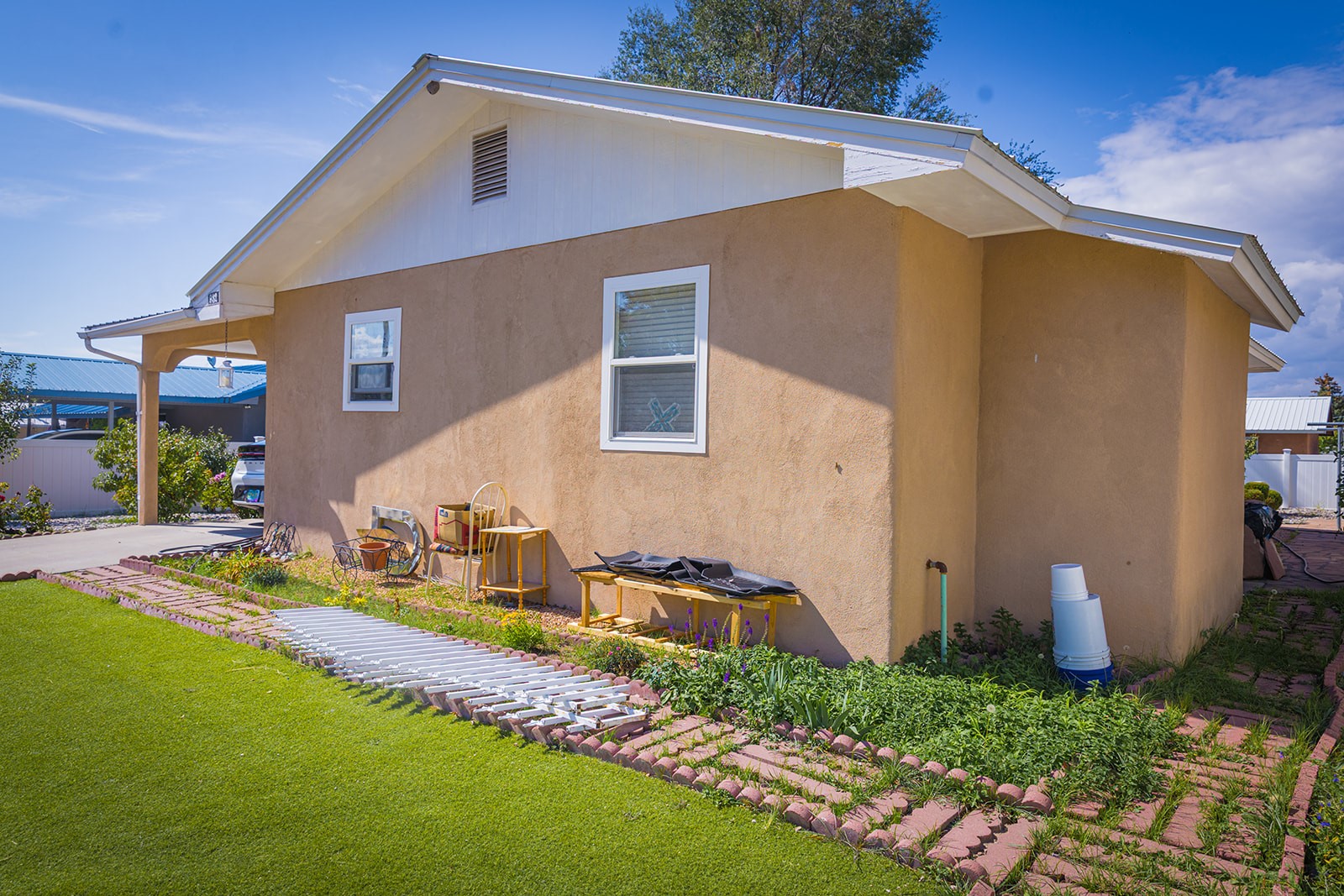 932 East Pueblo Drive