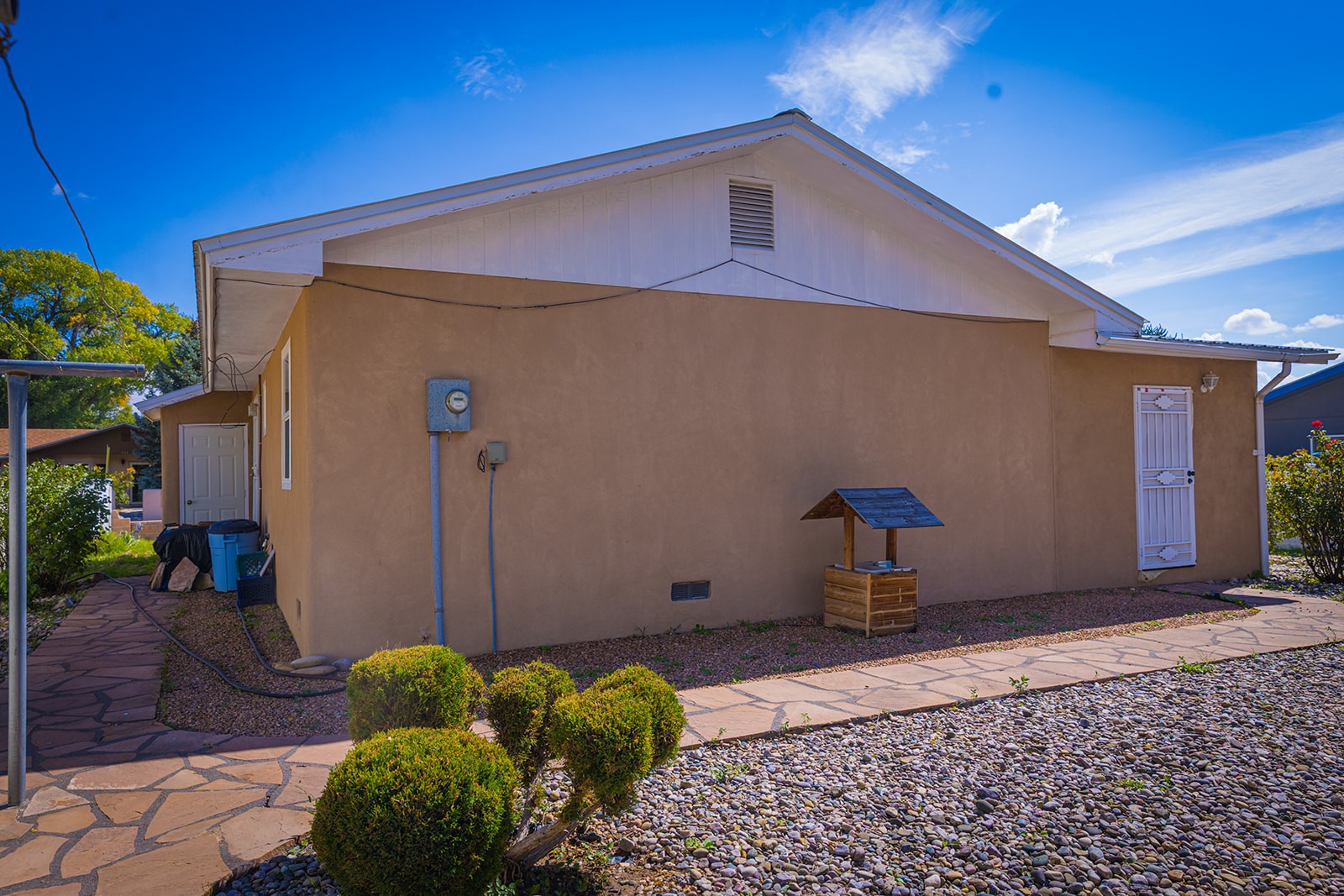 932 East Pueblo Drive