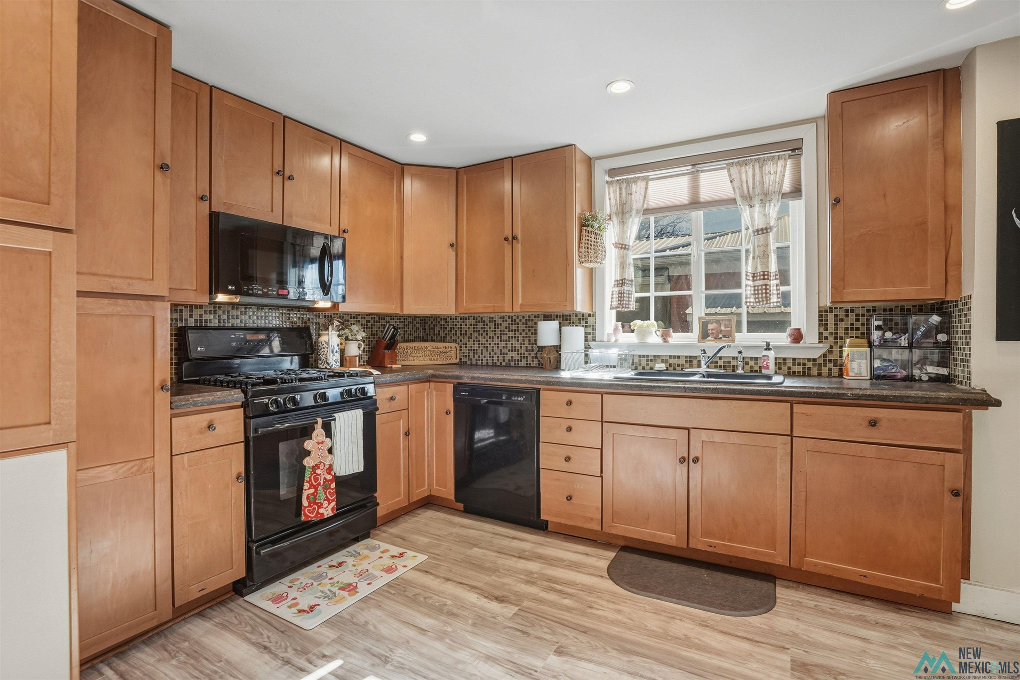 1220 6th Street