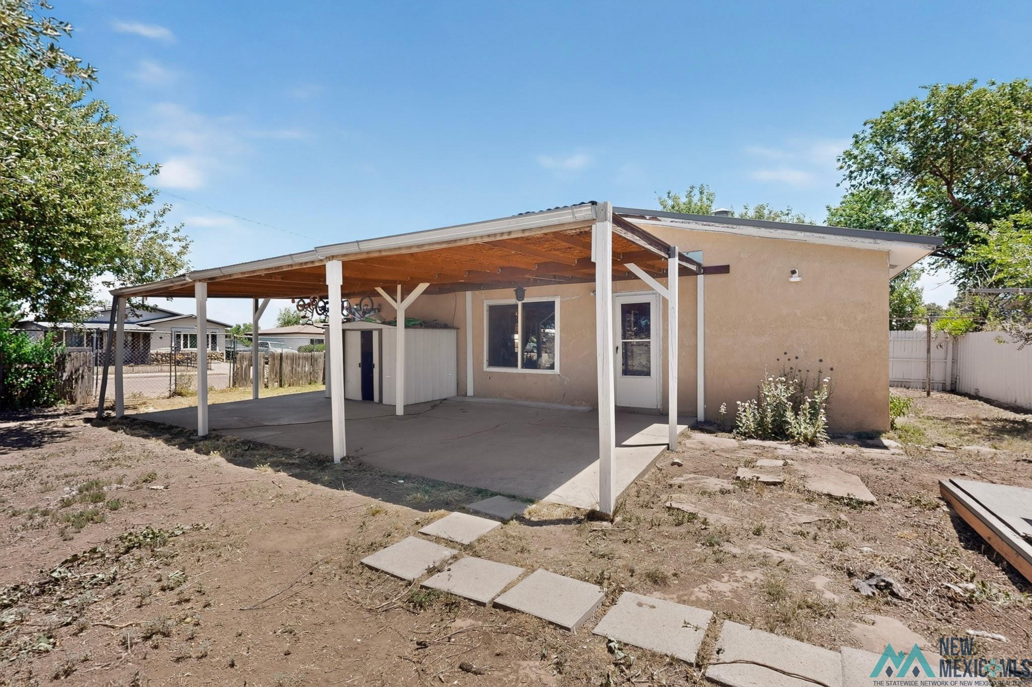2324 Calle Bonita Corner