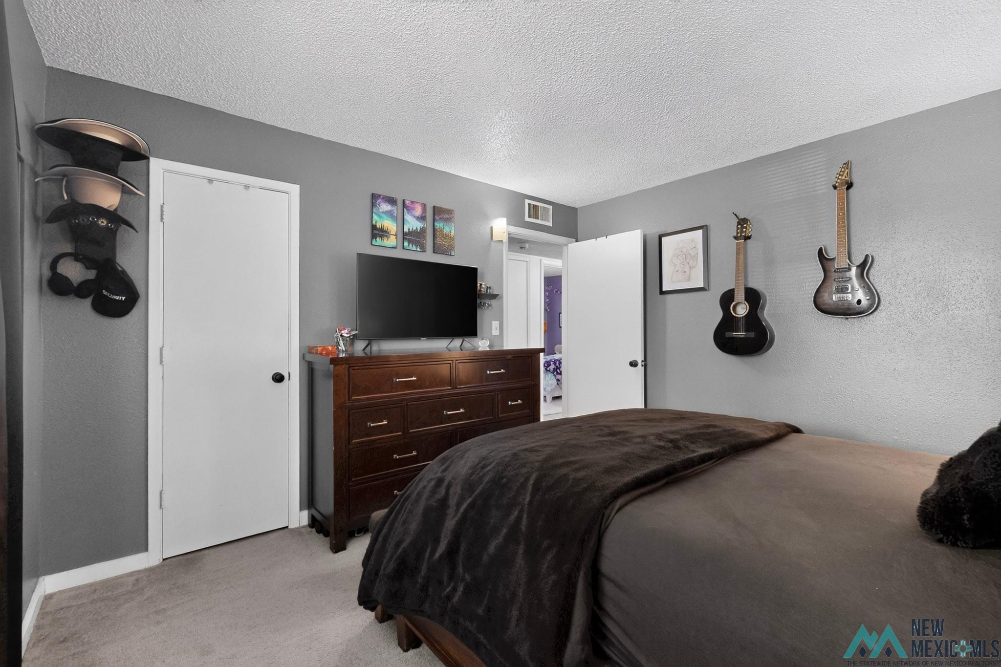 2324 Calle Bonita Corner