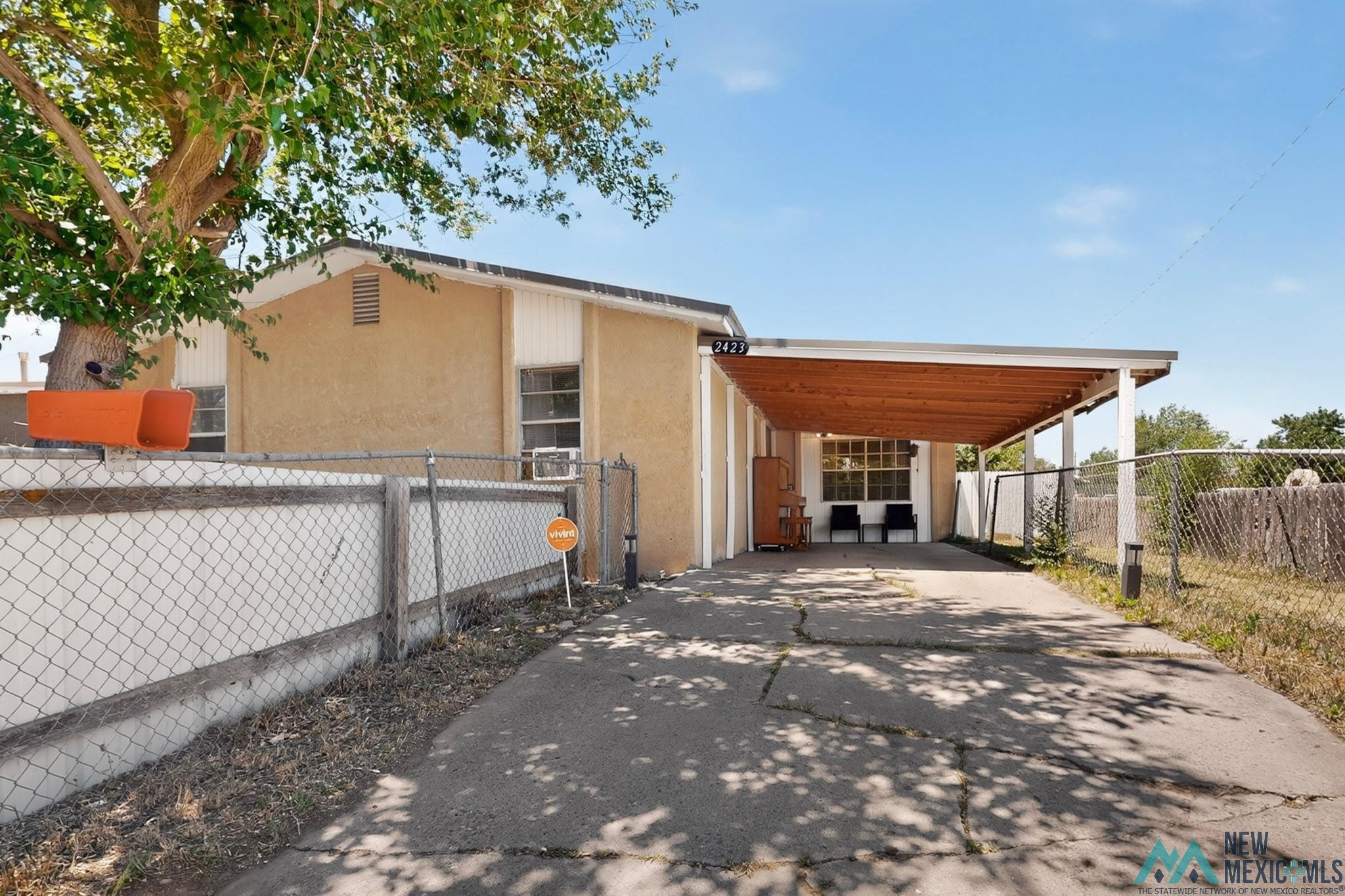 2324 Calle Bonita Corner