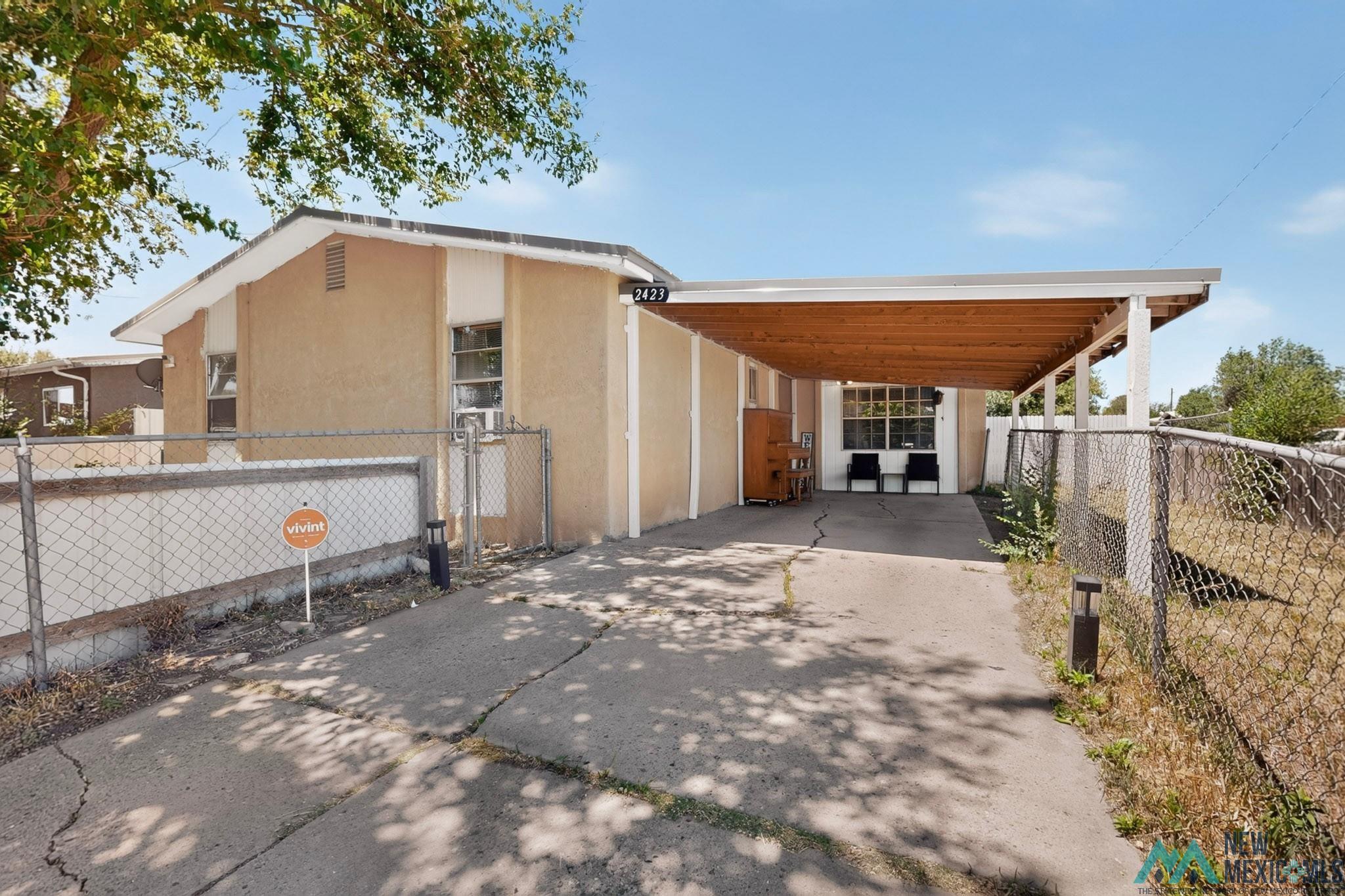 2324 Calle Bonita Corner