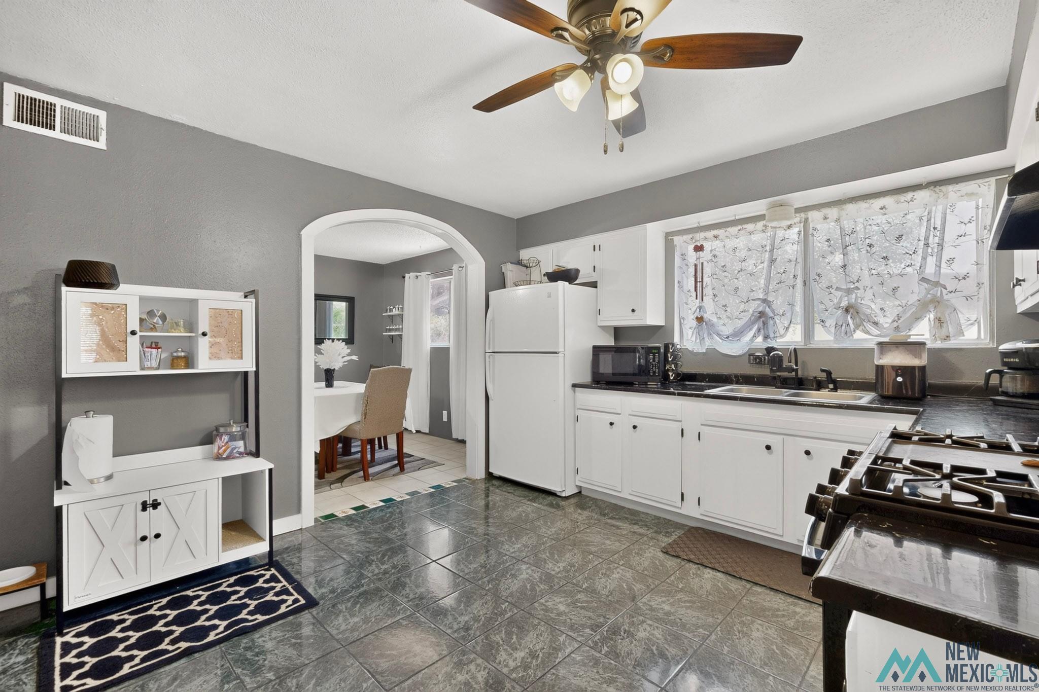 2324 Calle Bonita Corner