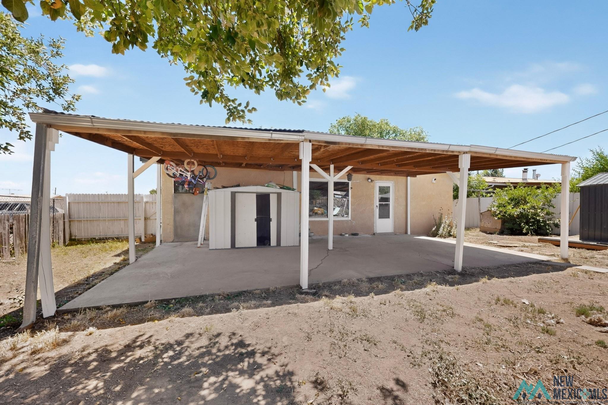 2324 Calle Bonita Corner