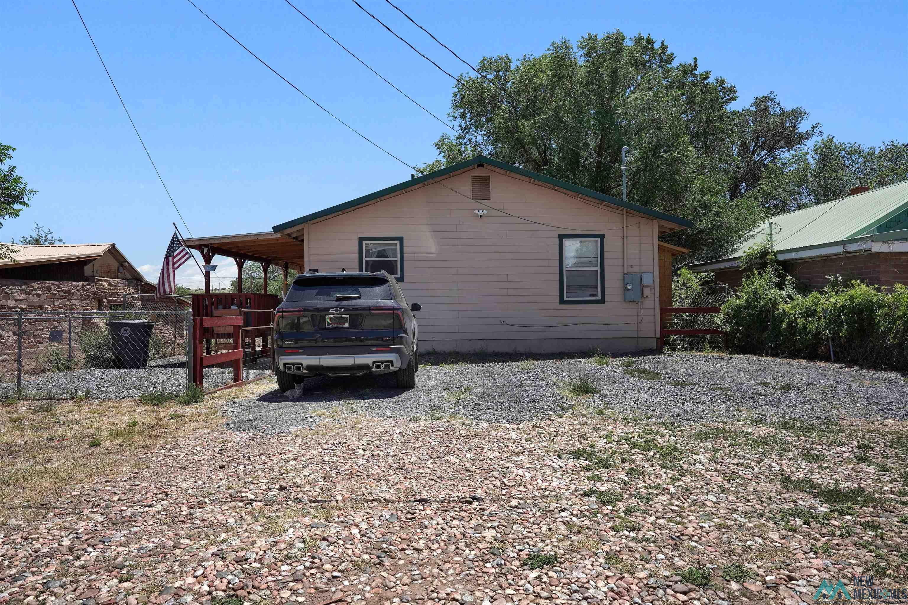 912 Railroad Avenue