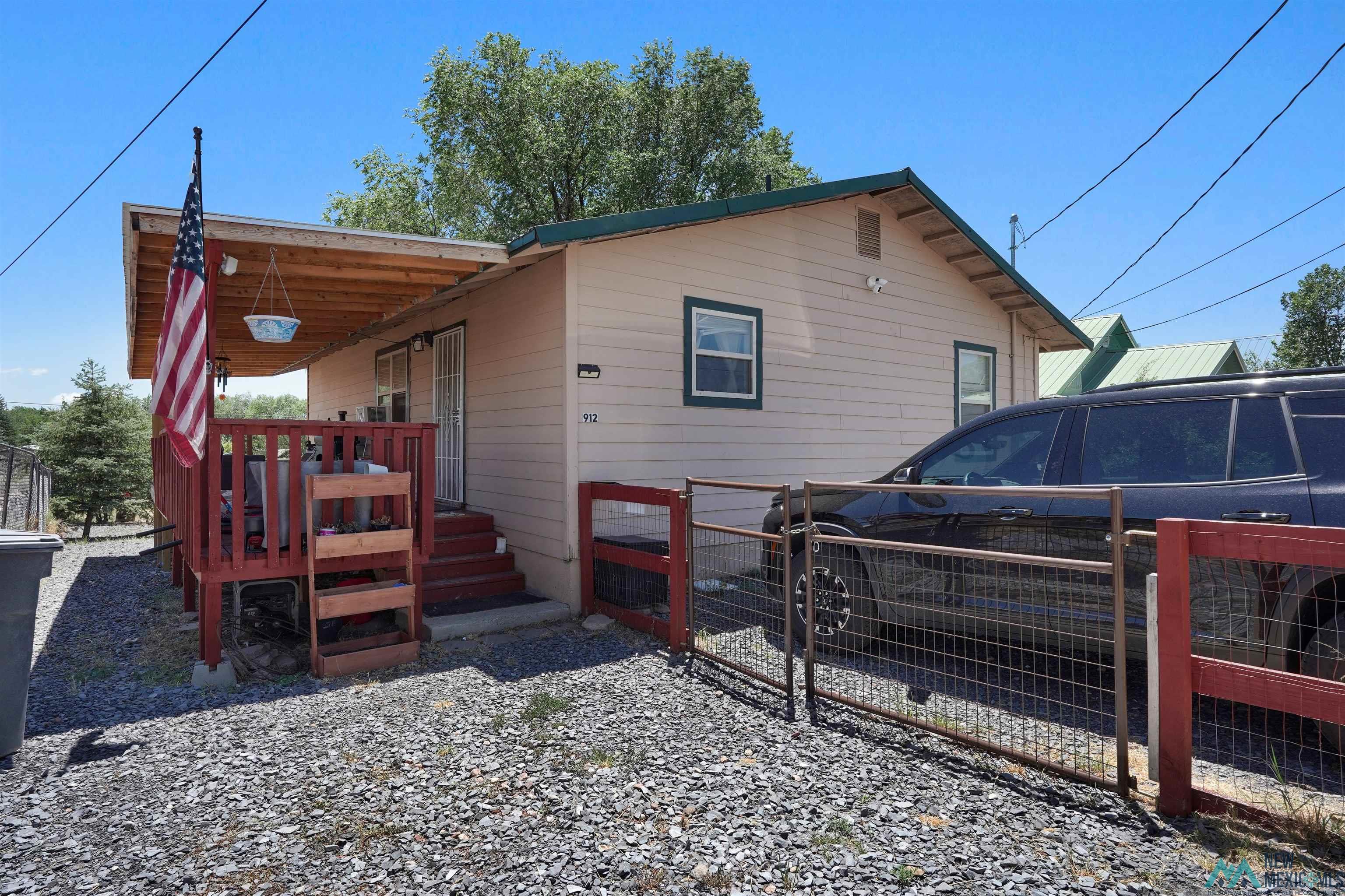 912 Railroad Avenue