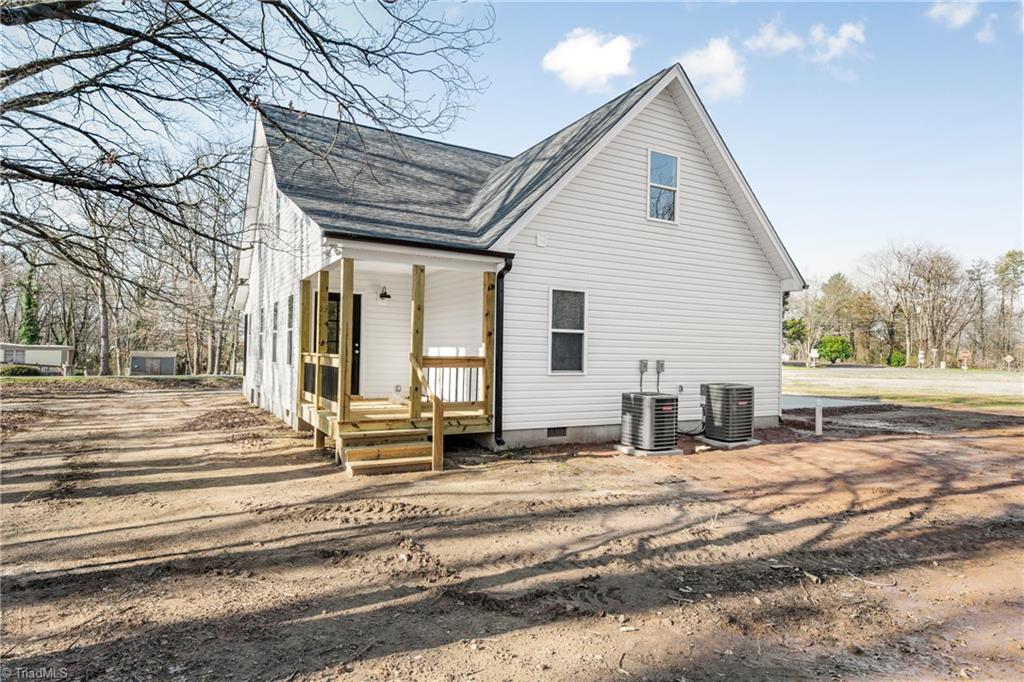 987 Walkertown Guthrie Road
