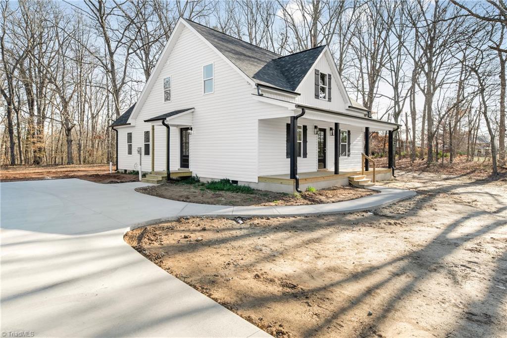 987 Walkertown Guthrie Road