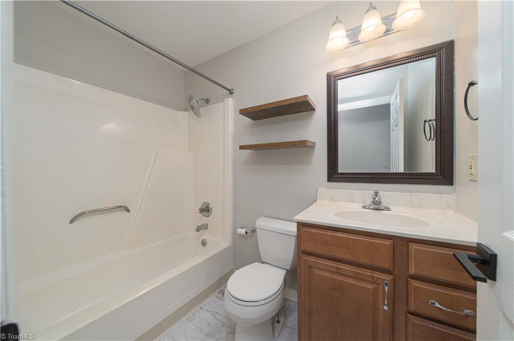 4330 Glenford Drive, Winston-Salem