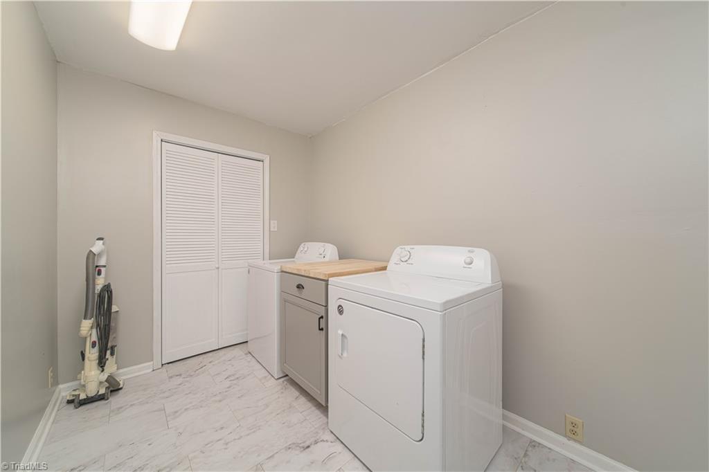 4330 Glenford Drive, Winston-Salem