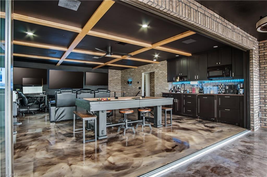 10222 Vanderbilt DR