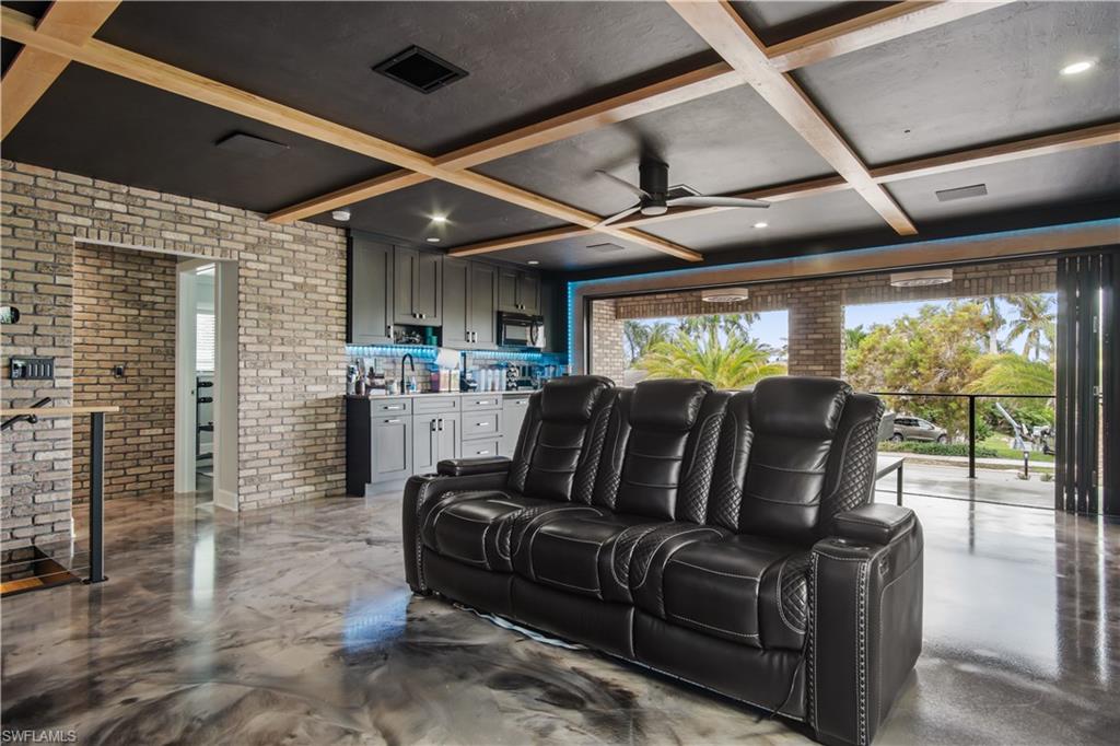 10222 Vanderbilt DR