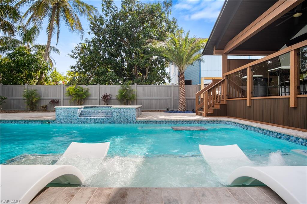 10222 Vanderbilt DR