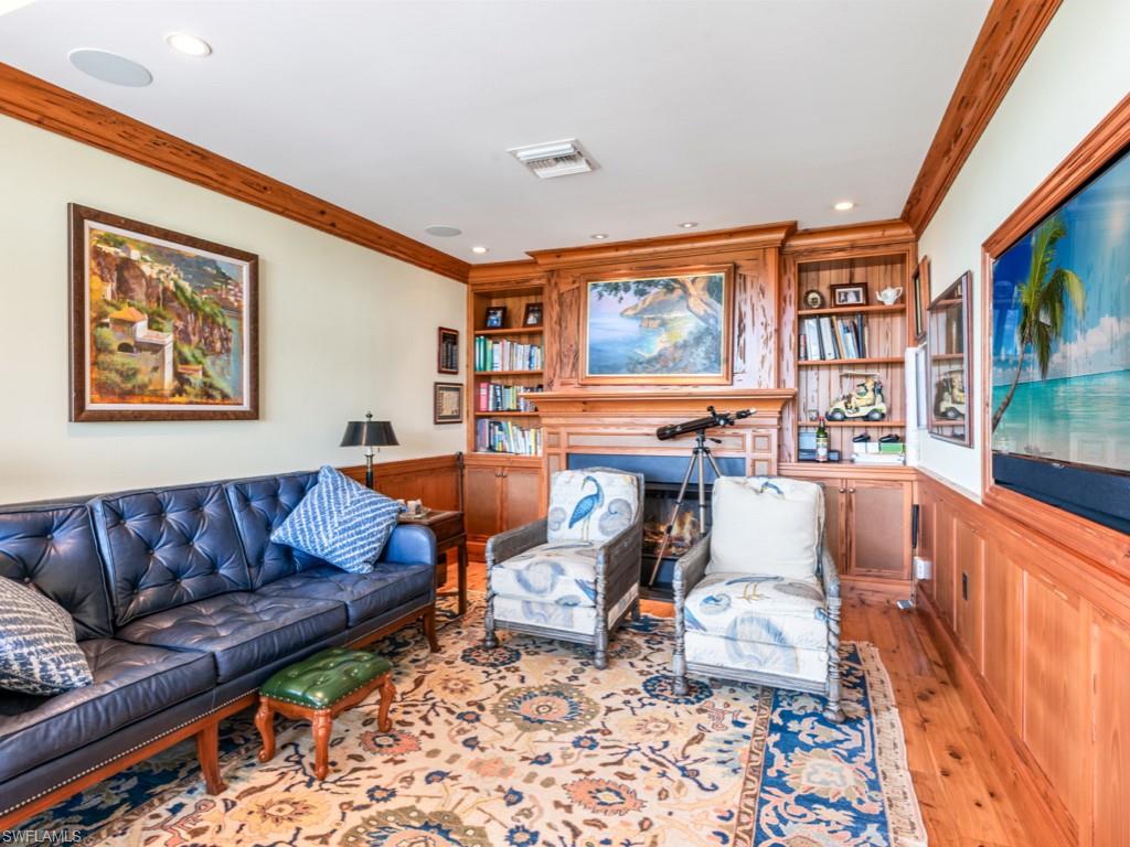 1515 Gulfstar DR S