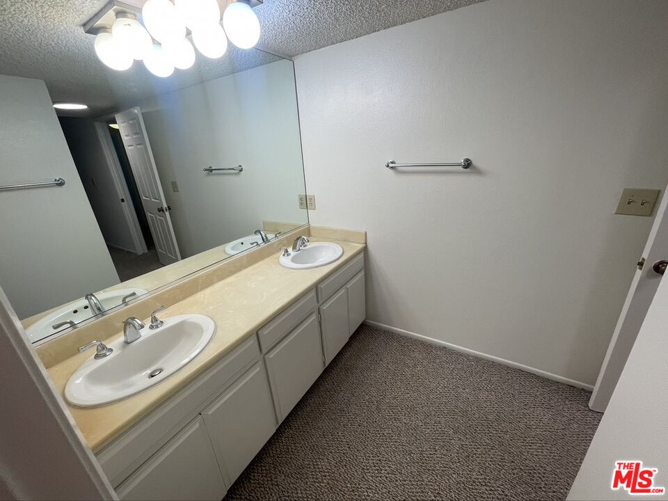 12321 OCEAN PARK BLVD Unit: 6