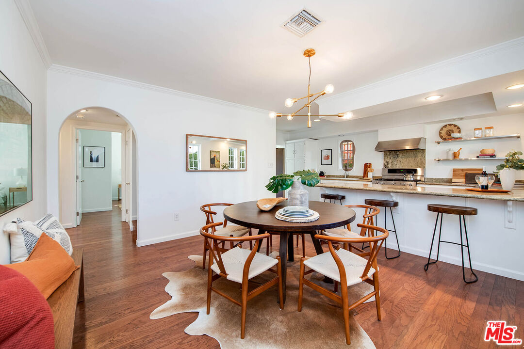 1342 S Orange Grove Ave