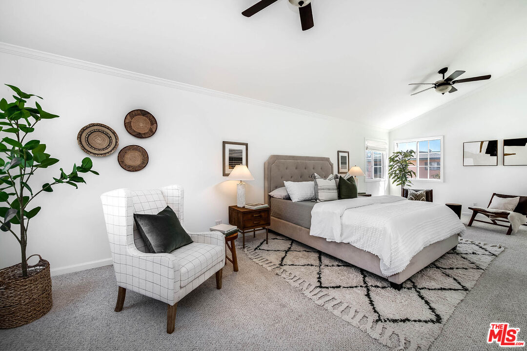 1342 S Orange Grove Ave